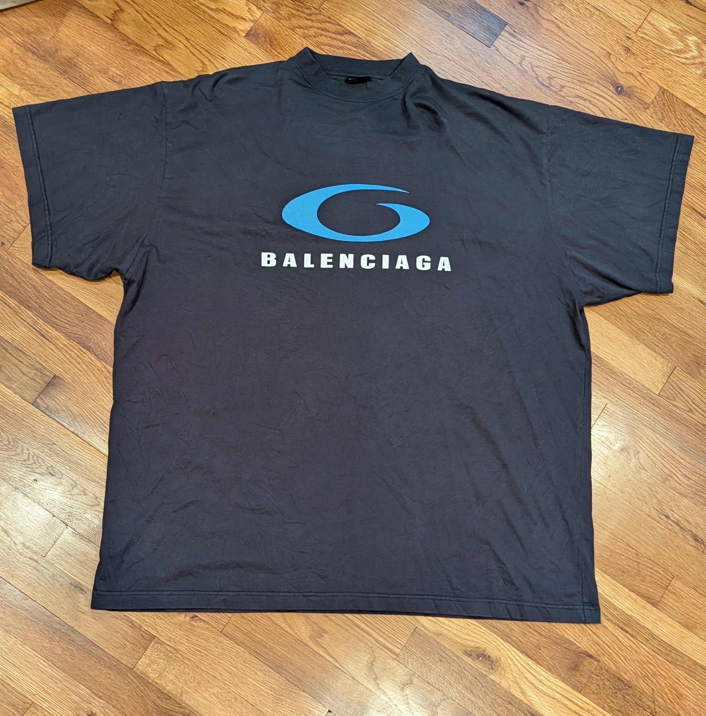 Balenciaga Balenciaga Unity Sports Icon Cropped distressed T-shirt