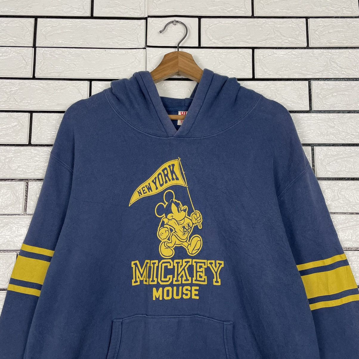 Disney Uniqlo x Disney Mickey Mouse Hoodie Size US L / EU 52-54 / 3 - 11 Thumbnail