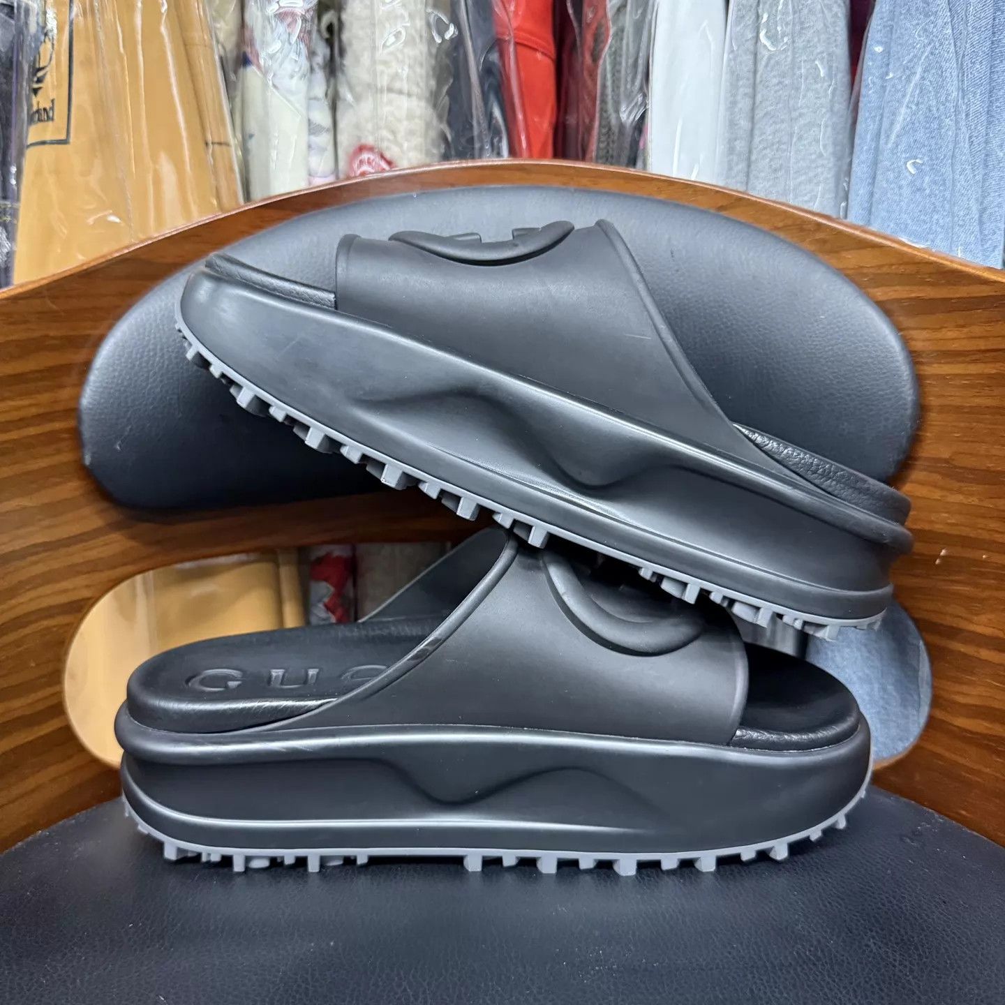 Gucci GUCCI Interlocking Black Platform Slipper 37 New Worn Once Size US 6.5 / IT 36.5 - 7 Thumbnail