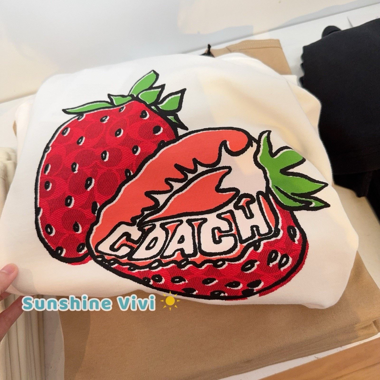 Coach NWT Coach WOMEN Strawberry T Shirt Organic Cotton CAH64 L Size L / US 10 / IT 46 - 5 Thumbnail