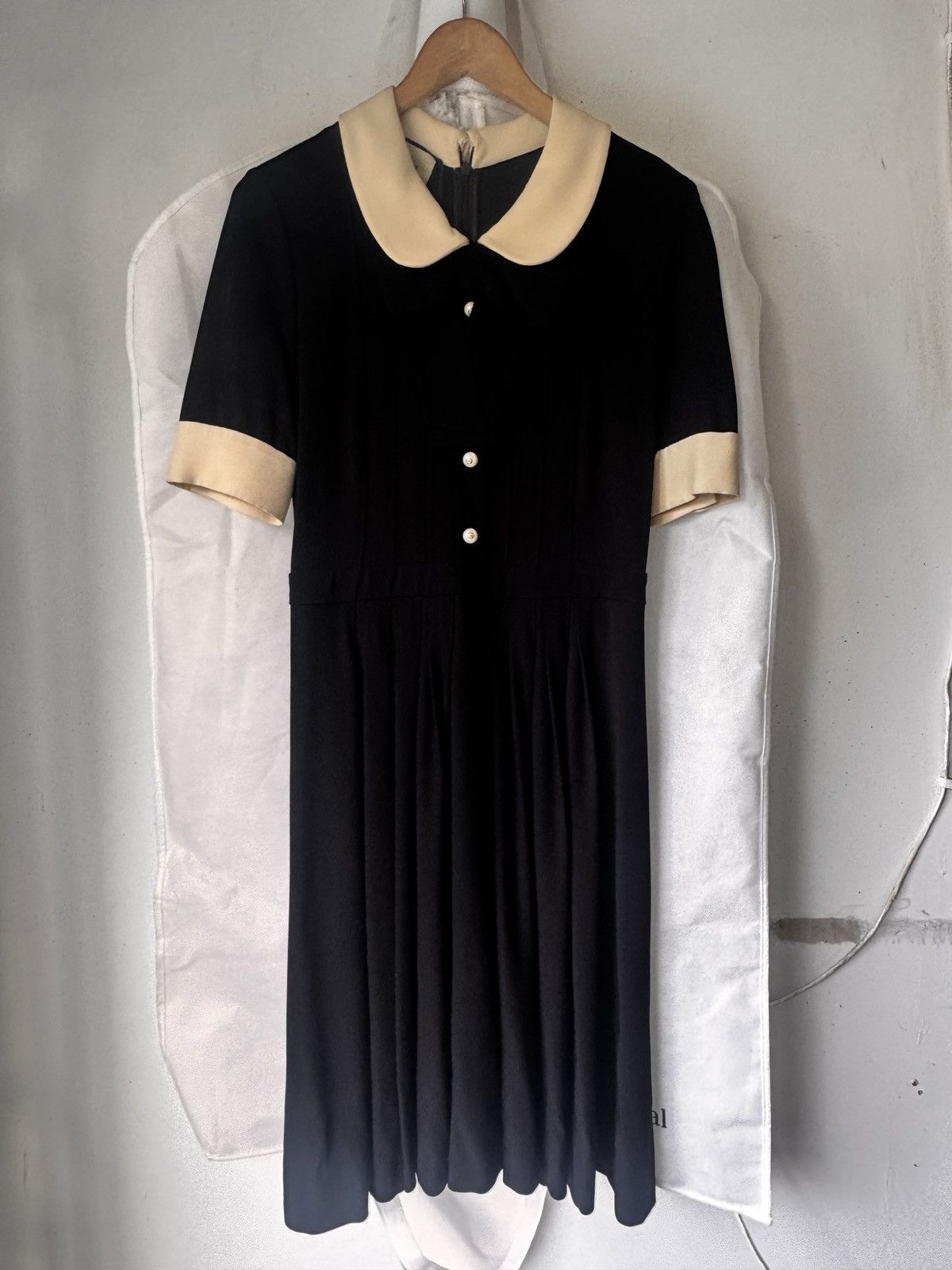 Gucci Pearl “GG” button midi dress Size M / US 6-8 / IT 42-44 - 1 Thumbnail