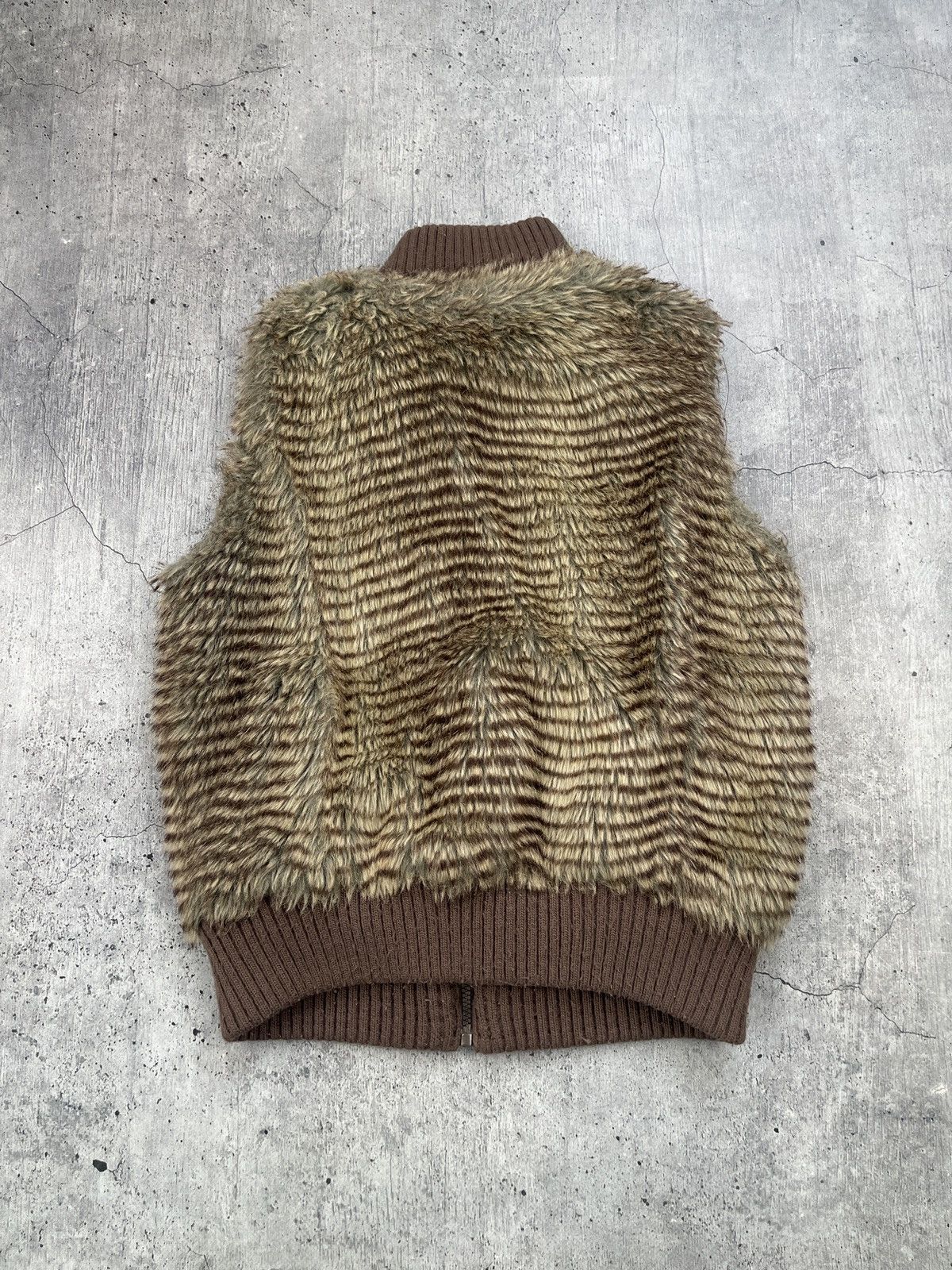 Japanese Brand Vintage Japanese Fur raccoon avant-garde vest Size L / US 10 / IT 46 - 4 Thumbnail