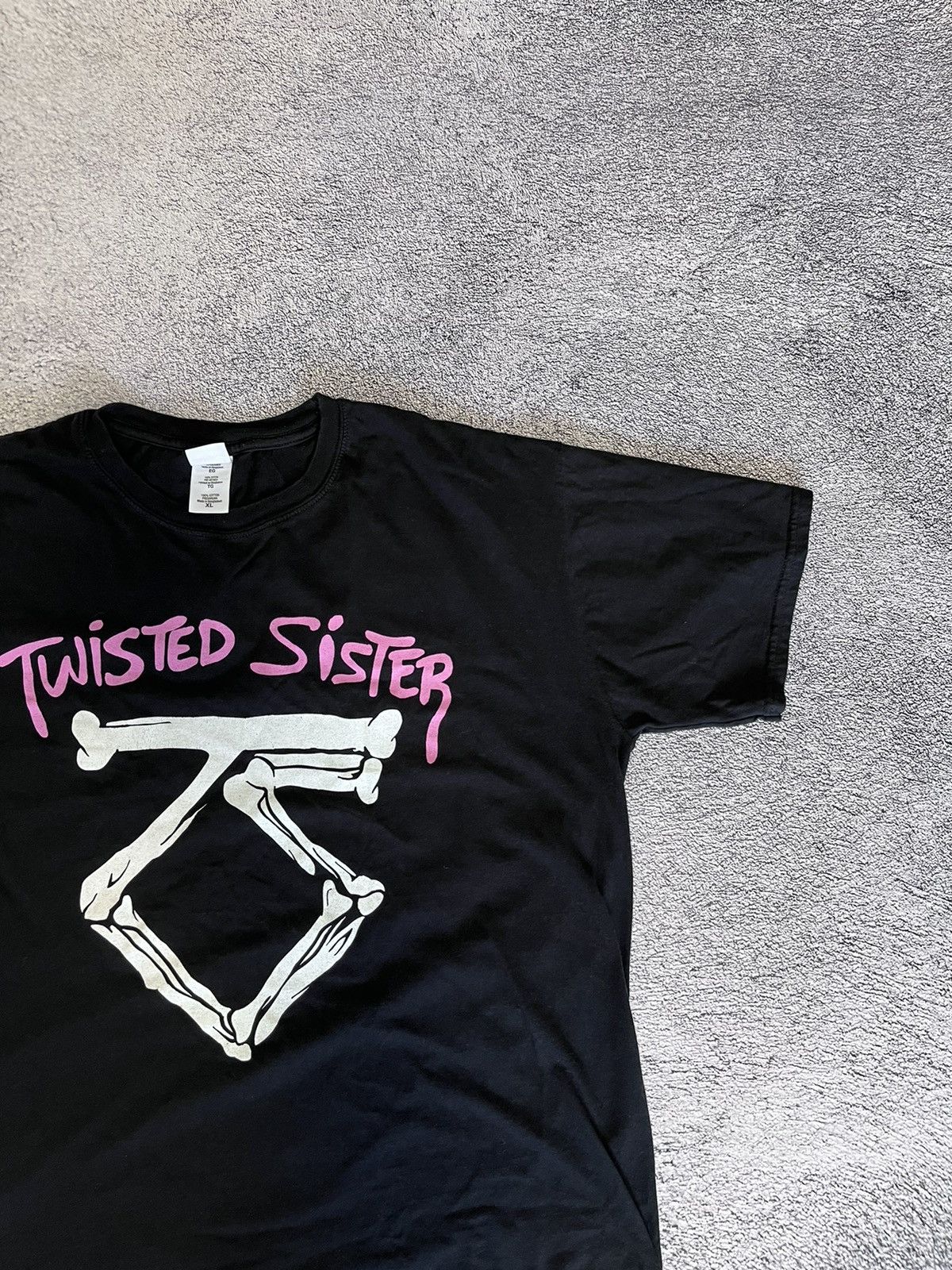 Band Tees Gildan Men’s T- Shirt Vintage Twisted Sister 2008 Big Logo Size US XL / EU 56 / 4 - 4 Thumbnail