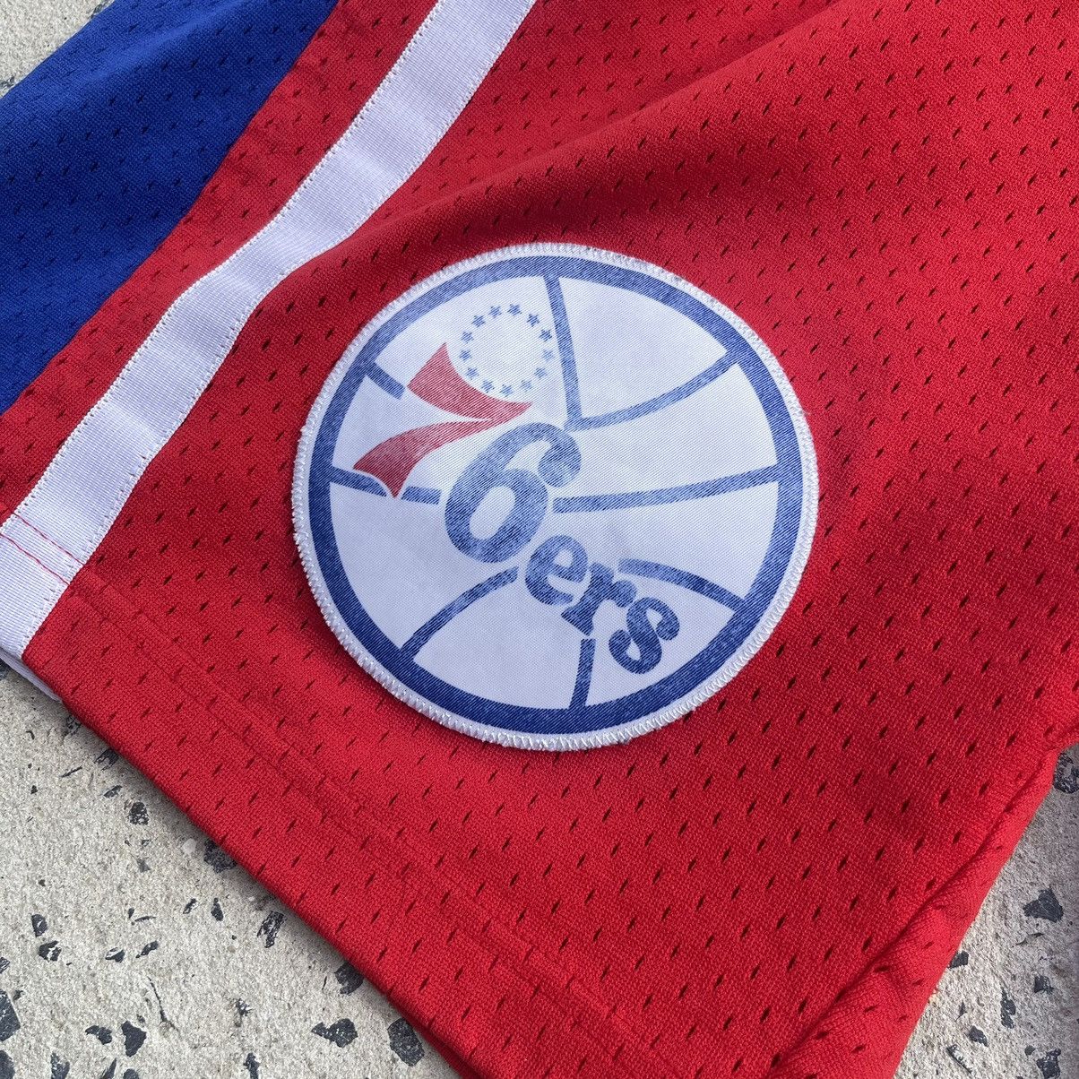 Mitchell & Ness 1997-98 PHILADELPHIA 76ERS MITCHELL AND NESS SWINGMAN Short Size US 30 / EU 46 - 3 Thumbnail