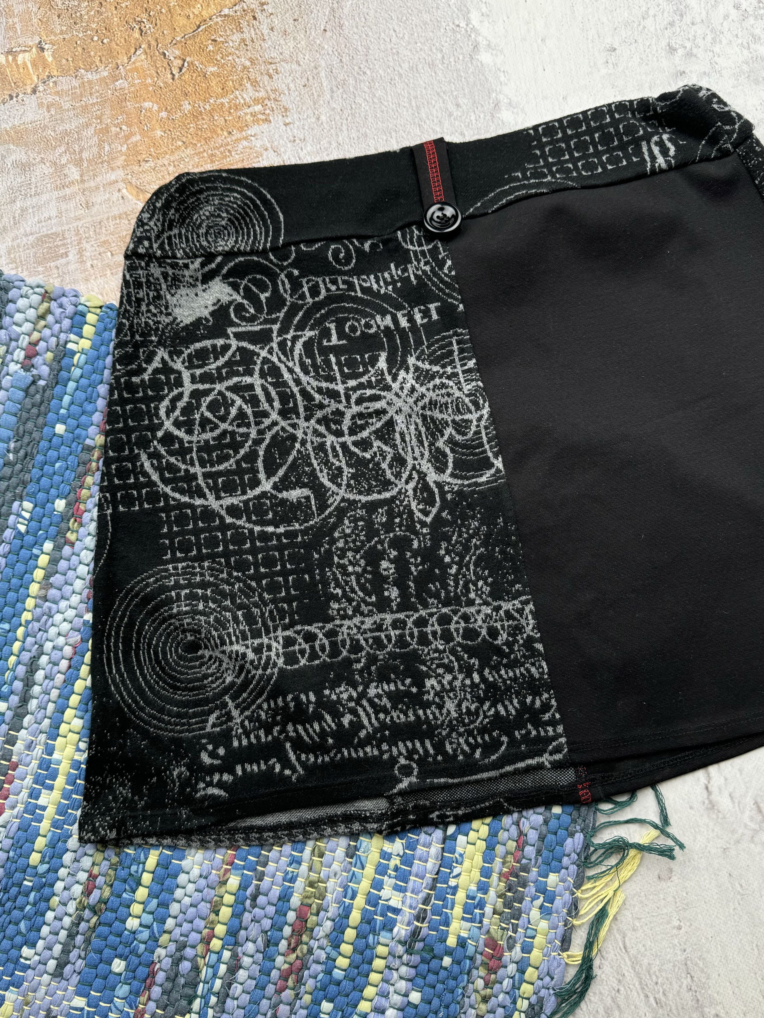 Vintage Vintage Printed Mini Skirt A178(439) Size 28" / US 6 / IT 42 - 5 Thumbnail