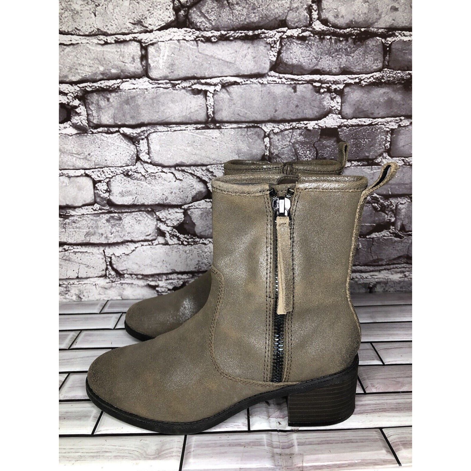 Clarks Clarks Metallic Leather Taupe Nevella Devon Zip Ankle Boots Size US 7.5 / IT 37.5 - 14 Thumbnail