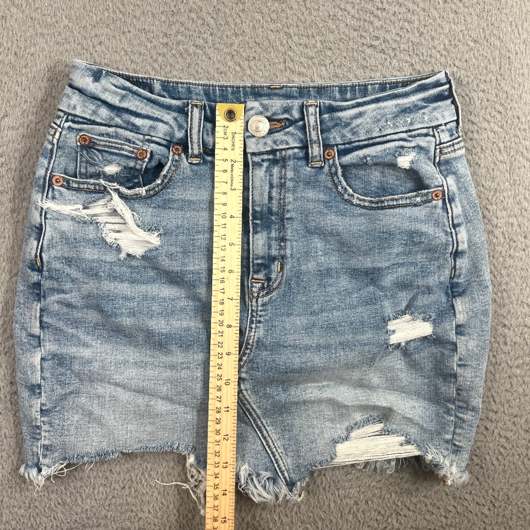 American Eagle Outfitters American Eagle Skirt Womens Size 4 Denim Hi-Rise Mini Curvy Pockets Light Wash Size 27" / US 4 / IT 40 - 2 Thumbnail