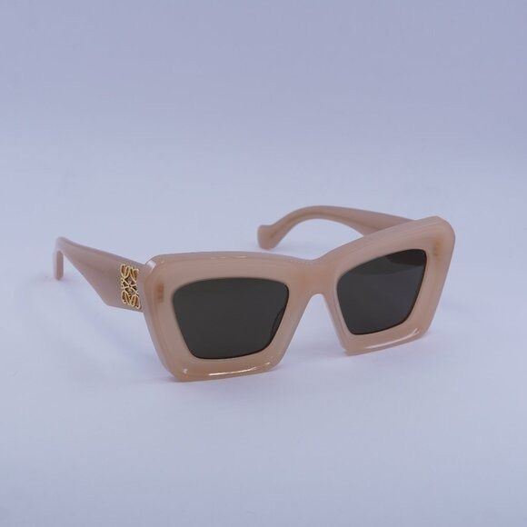 Loewe Loewe LW40145I 72E Sunglasses Shiny Pink Cat Eye Frame Size ONE SIZE - 1 Thumbnail