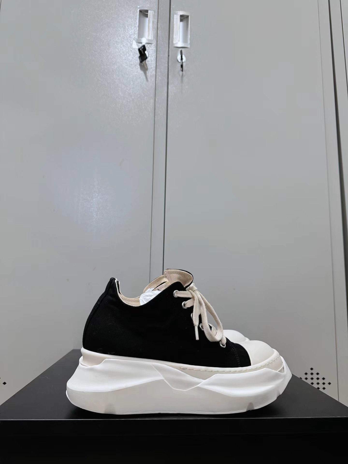 Rick Owens Rick Owens Abstract sneakers with tank sole, Converse-style Size US 7 / IT 37 - 8 Thumbnail