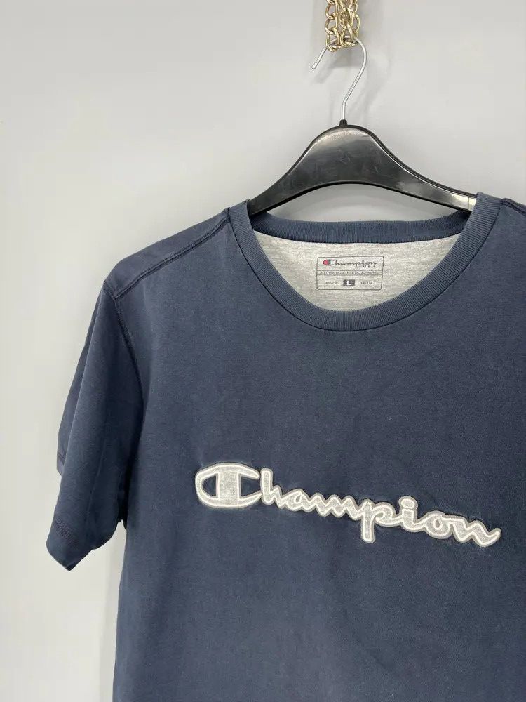 Champion Champion Vintage T-Shirt Y2K Size US L / EU 52-54 / 3 - 9 Thumbnail