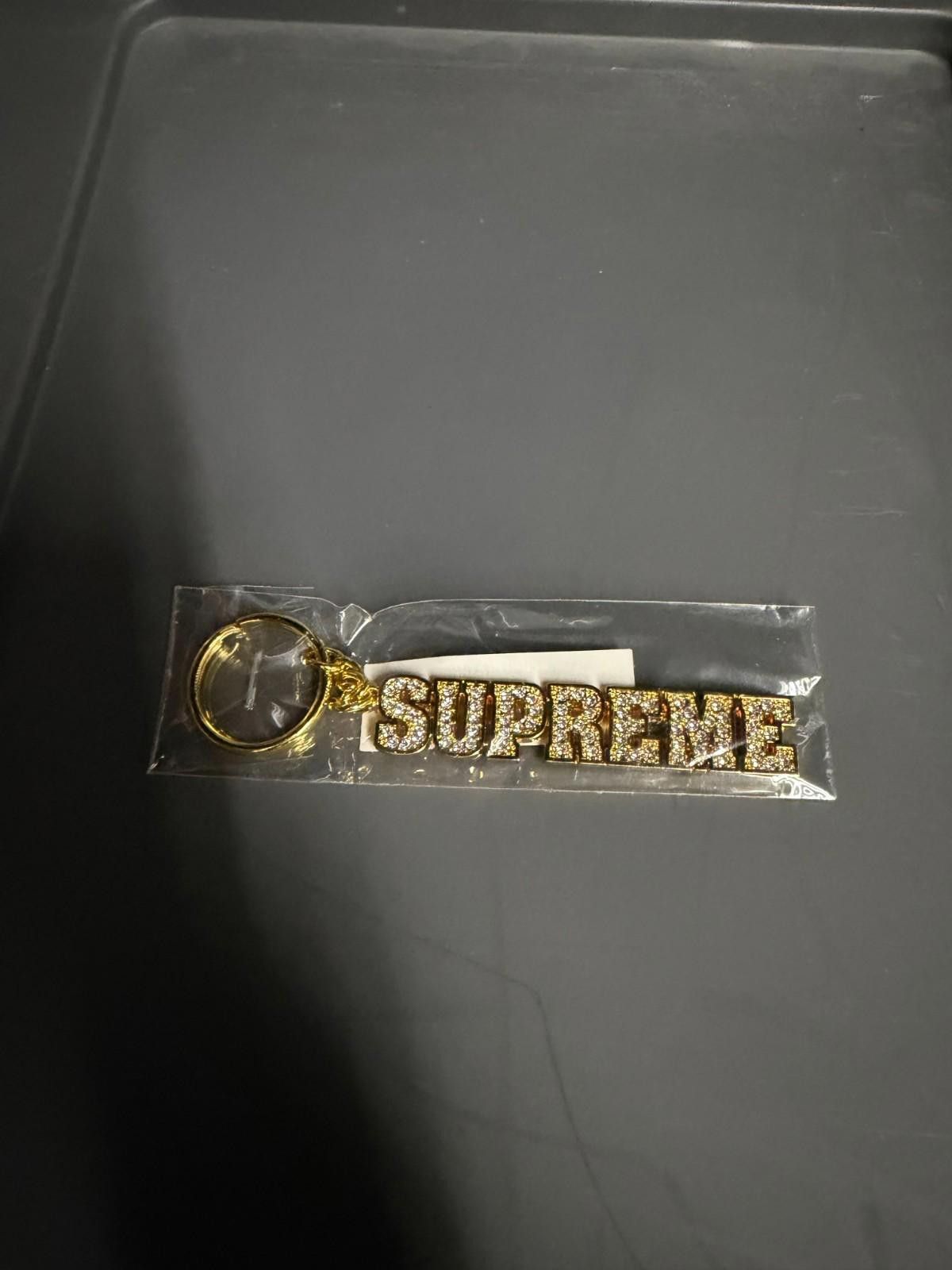 Supreme Supreme Block Logo Keychain Gold Size ONE SIZE - 2 Thumbnail