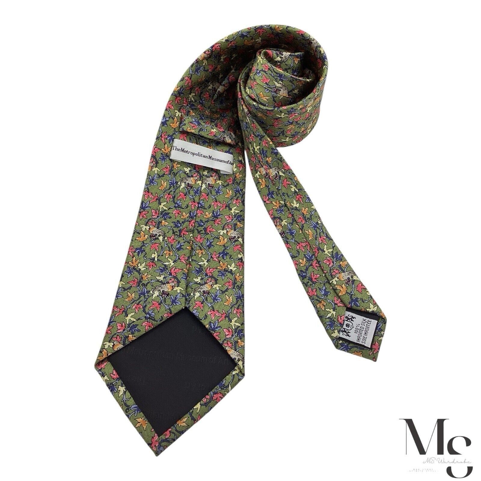 Metropolitan View THE METROPOLITAN MUSEUM OF ART Green Bird & Leaf Print Silk Size ONE SIZE - 3 Thumbnail
