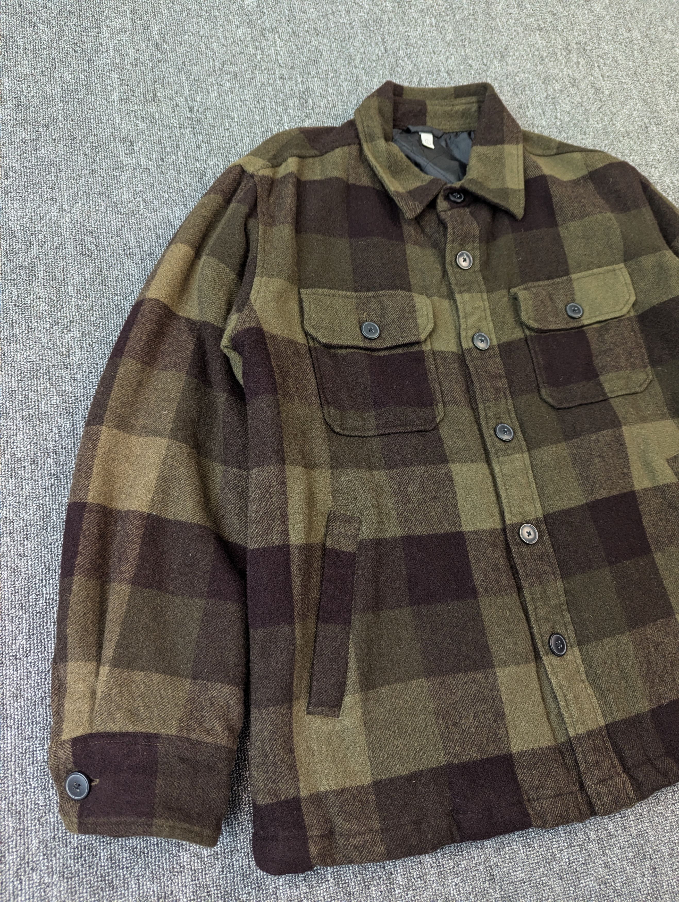 Japanese Brand Vintage Uniqlo Wool Quilted Checkered Flannel Jacket Size US L / EU 52-54 / 3 - 2 Thumbnail