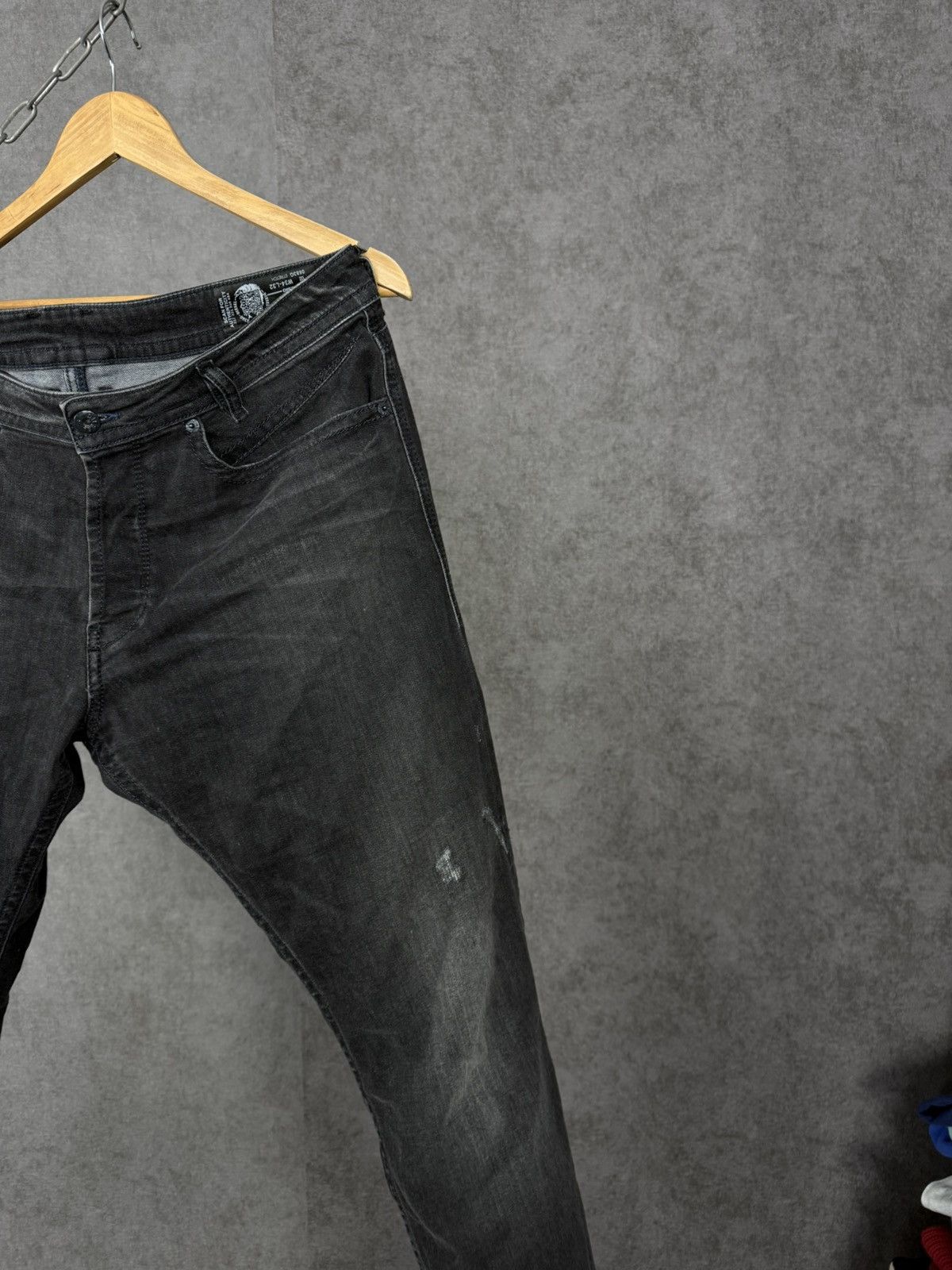 Diesel Diesel Akee designer distressed denim jeans Size US 34 / EU 50 - 2 Thumbnail