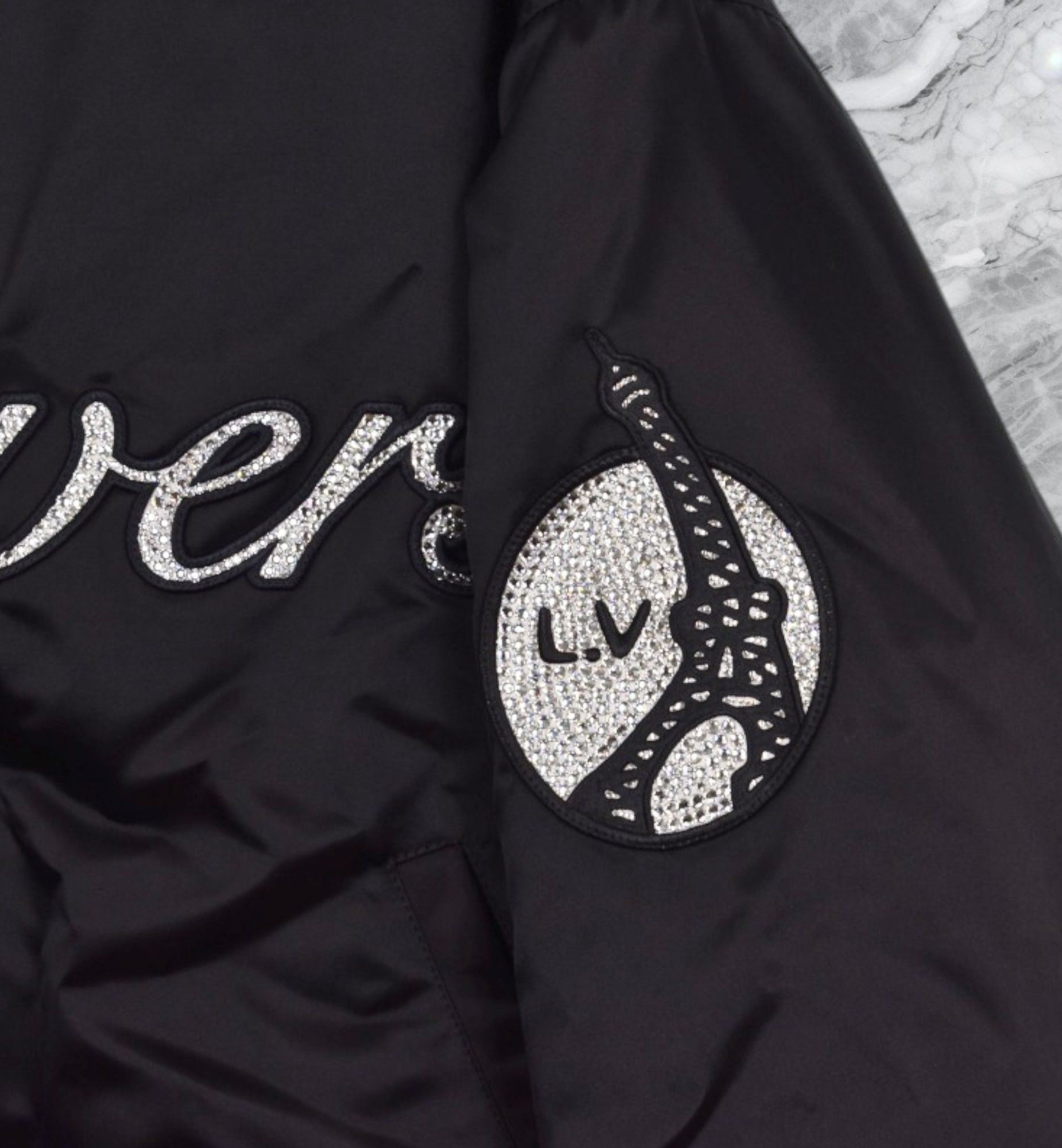 Louis Vuitton Louis Vuitton LV Embroidered Nylon Baseball Blouson Jacket Size US M / EU 48-50 / 2 - 3 Thumbnail