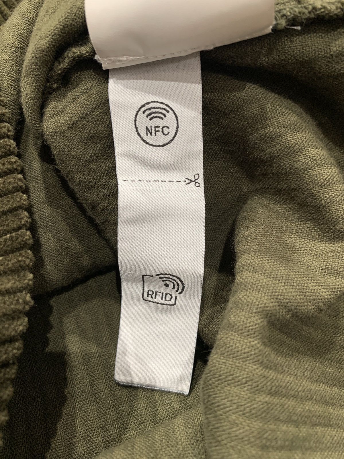 Stone Island Stone island corduroy overshirt brand new Size US M / EU 48-50 / 2 - 13 Thumbnail