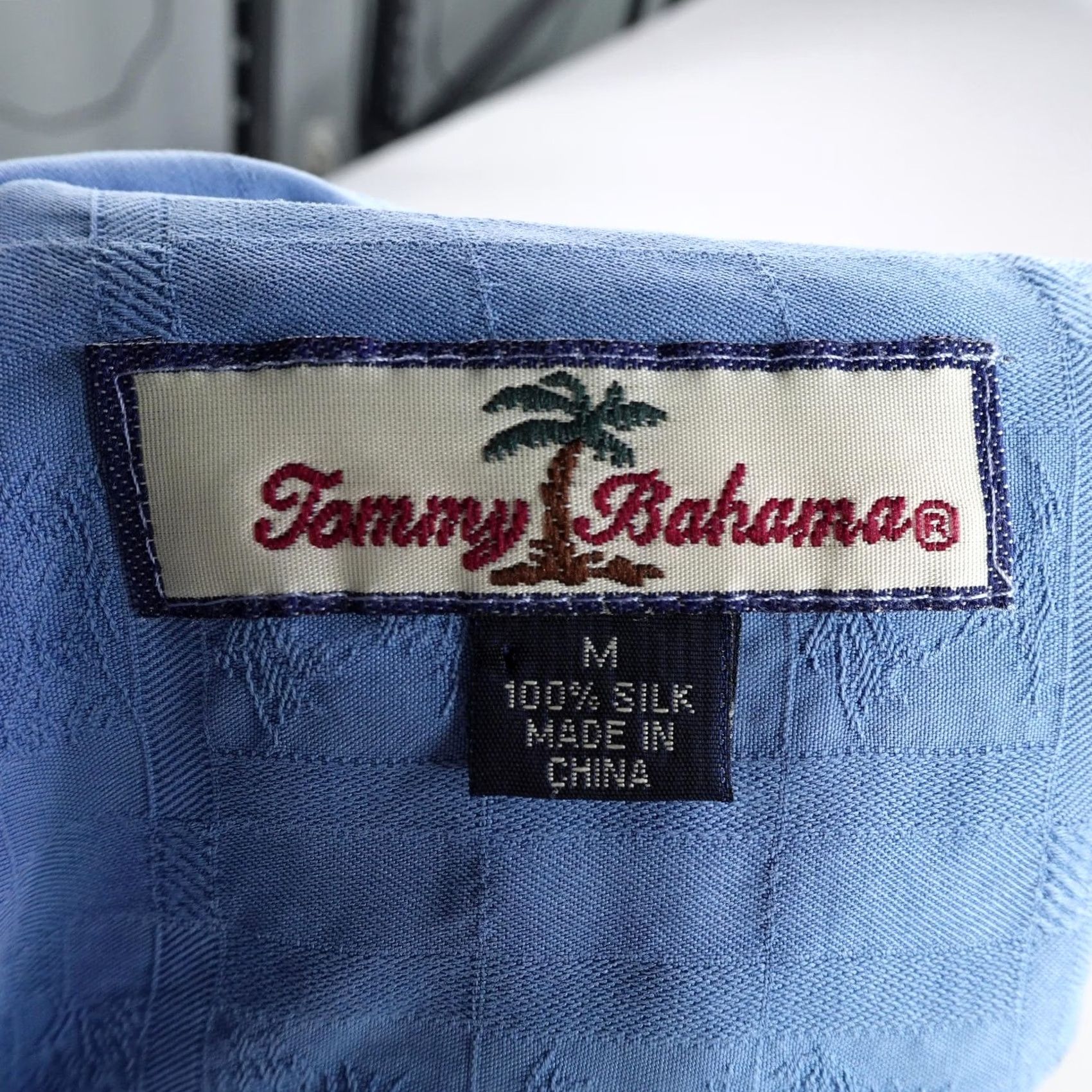 Tommy Bahama VINTAGE Tommy Bahama Shirt Mens Medium Blue Silk Hawaiian Aloha Camp Size US M / EU 48-50 / 2 - 6 Thumbnail
