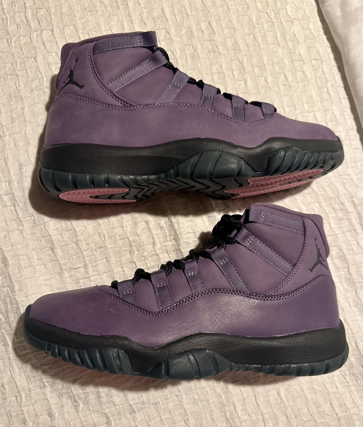 Jordan Brand Air Jordan 11 Retro *LIMITED* Size US 8 / EU 41 - 1 Thumbnail