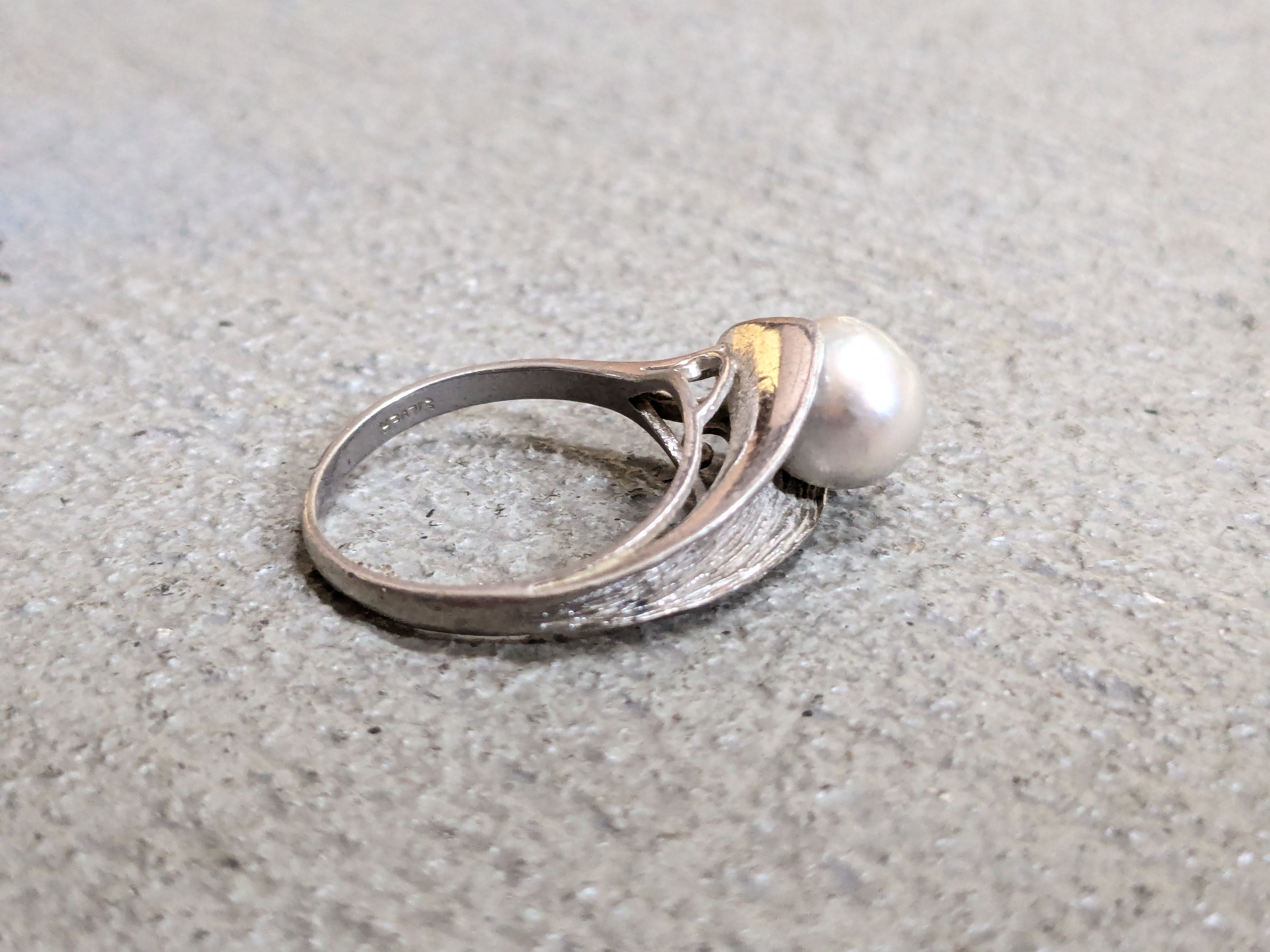 Vintage Vintage Sterling Silver Ring Pearl 6.75 Modern Avant Garde Size ONE SIZE - 7 Thumbnail