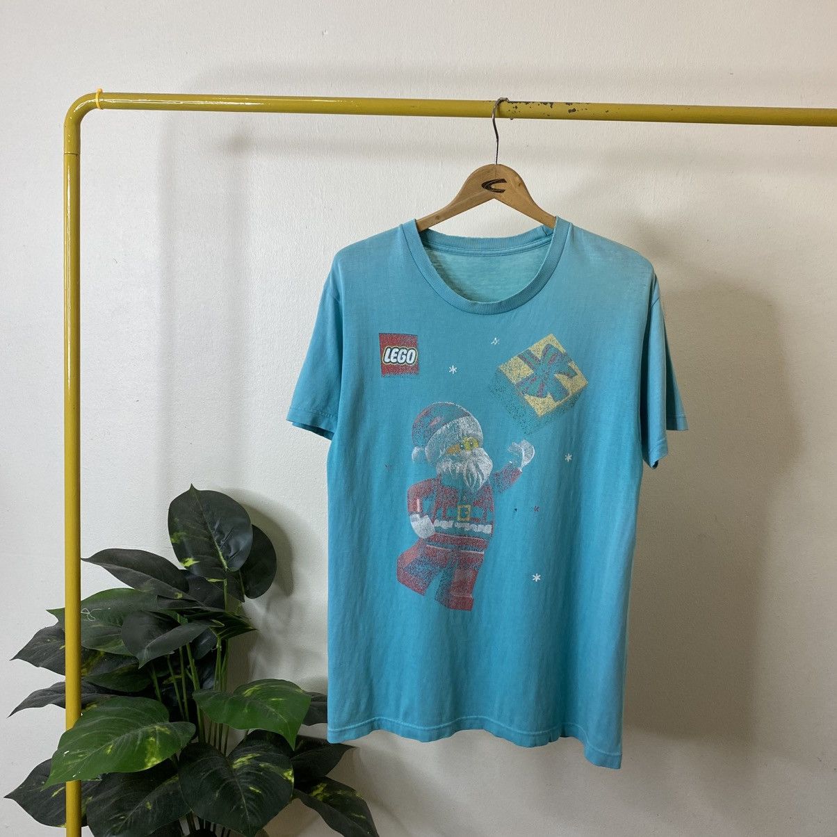 LEGO Vintage 2000s Lego Faded Distressed T Shirt Size US M / EU 48-50 / 2 - 1 Thumbnail