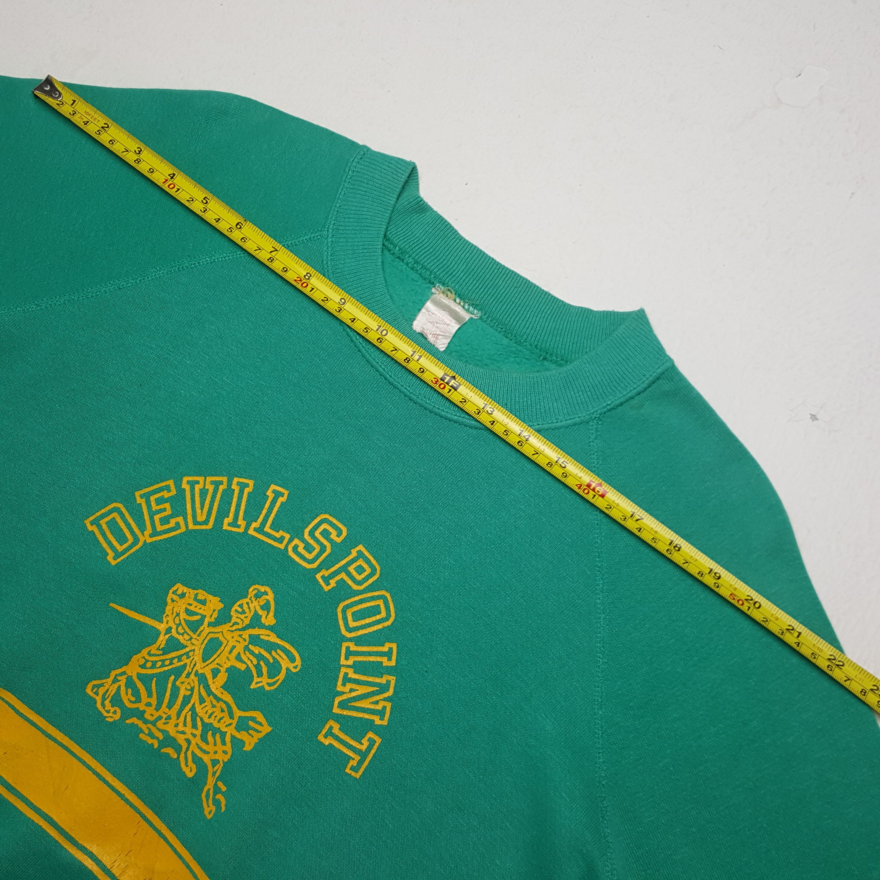 Vintage Vintage 90's Devilspoint American Sport Style Sweatshirt Size US L / EU 52-54 / 3 - 5 Thumbnail