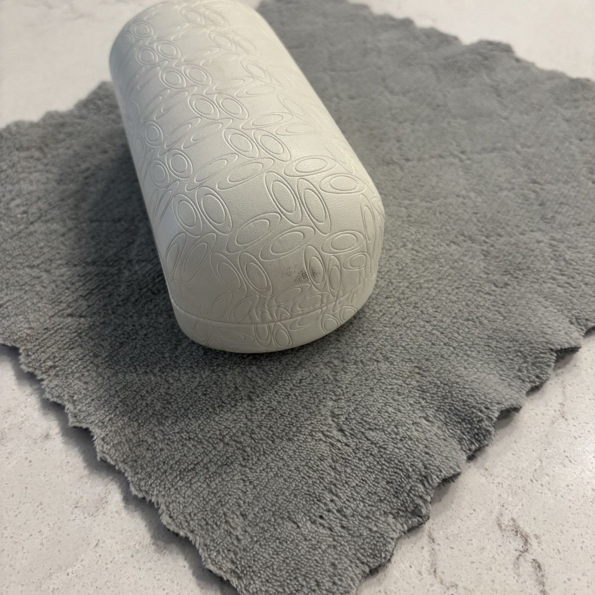 Oakley × Vintage Vintage Oakley White Eyewear Case with Monogram Logo Size ONE SIZE - 3 Thumbnail