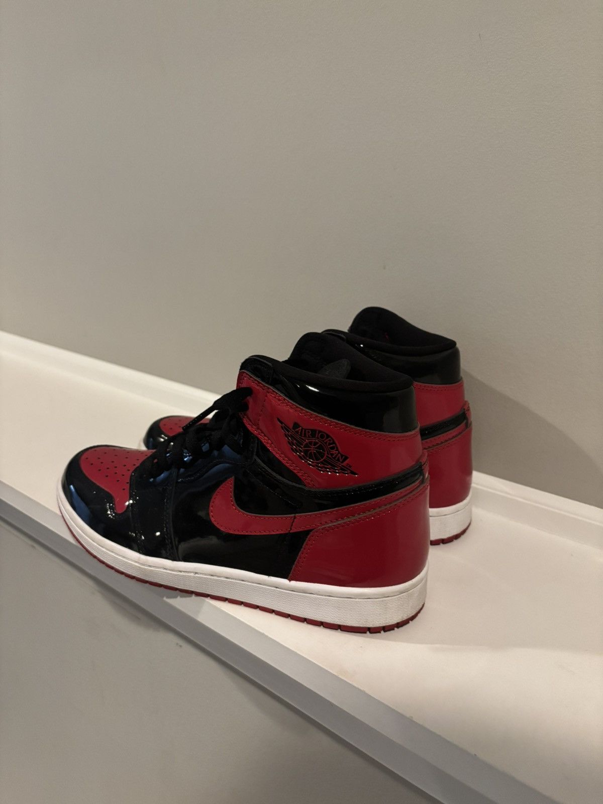 Jordan Brand × Nike Air Jordan 1 high OG Patent bred Size US 9.5 / EU 42-43 - 4 Thumbnail