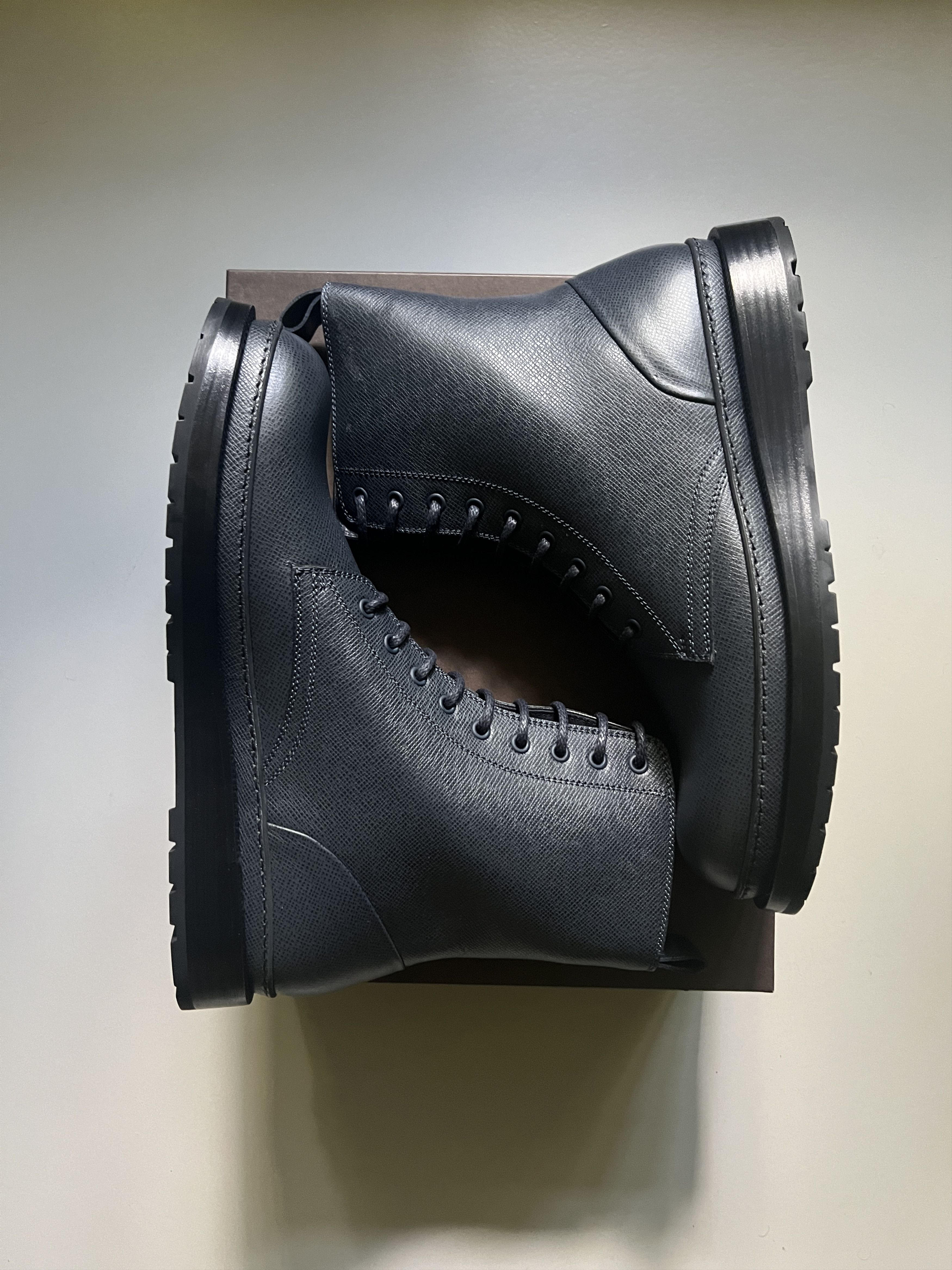 Louis Vuitton Louis Vuitton 