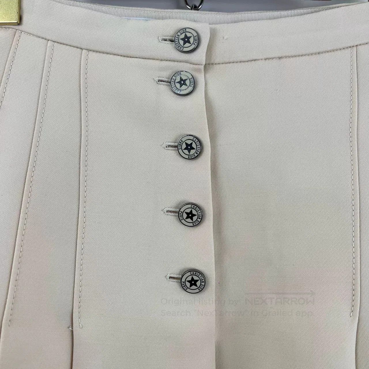 Dior Dior White Star Button Pleated Skirt. Size 33" - 5 Thumbnail