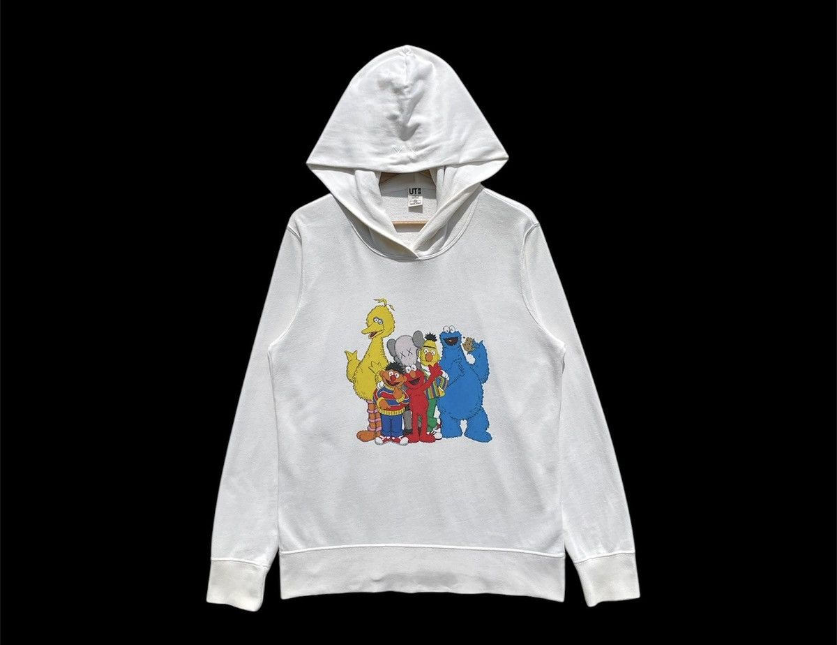 Kaws 🔥Accept Binding Offer🔥 Kaws x Sesame Street Hoodie Size US L / EU 52-54 / 3 - 1 Thumbnail