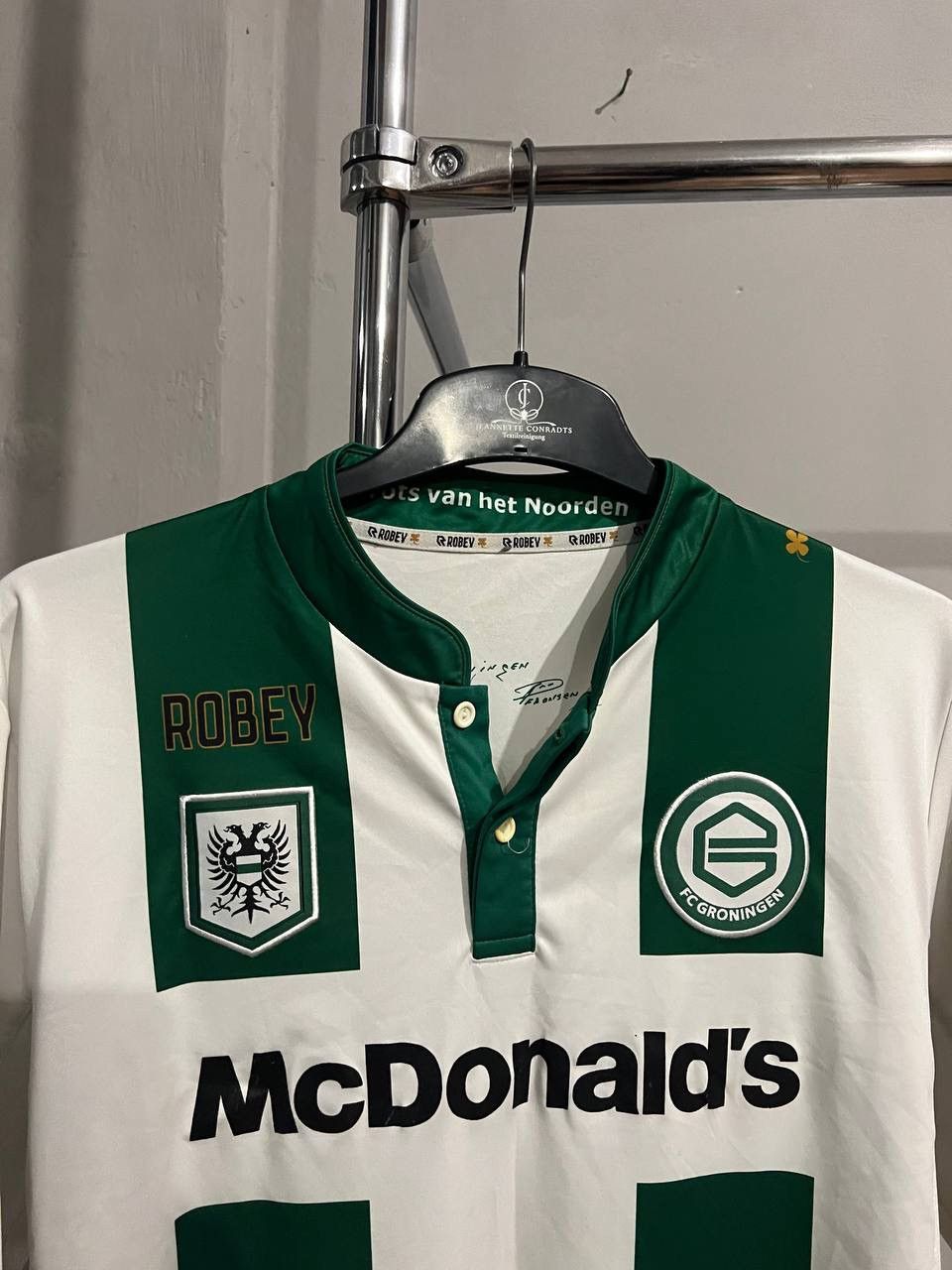 Sports Specialties 2016/17 FC GRONINGEN #10 MATCH WORN SOCCER JERSEY SHIRT XL Size US XL / EU 56 / 4 - 5 Thumbnail