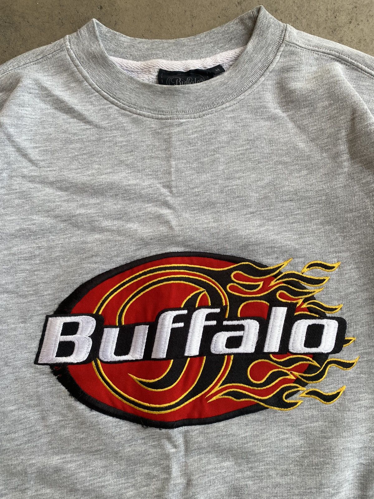 Buffalo London vintage buffalo centre big logo sweatshirt Y2K skater drip Size US M / EU 48-50 / 2 - 2 Thumbnail