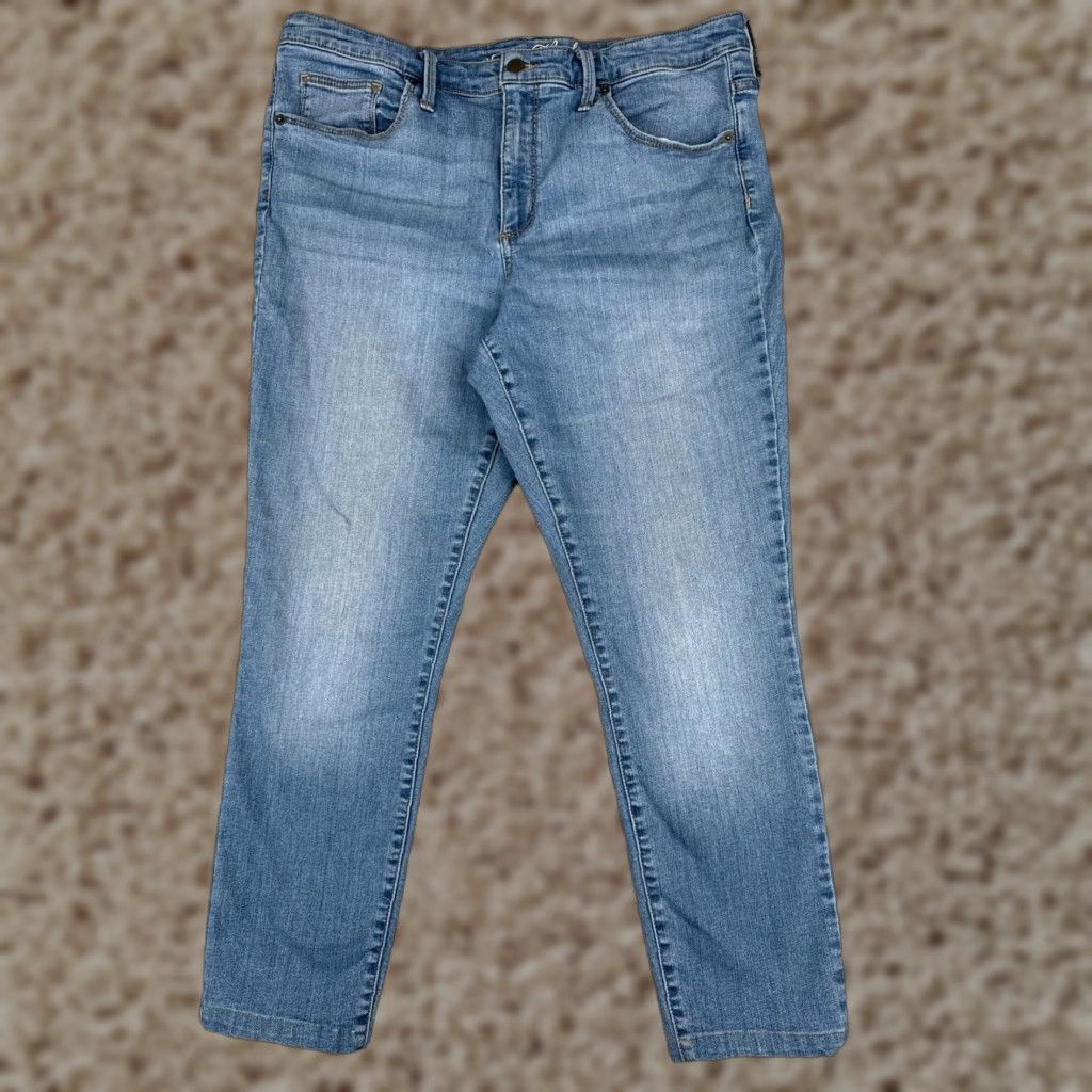 Vintage Universal Thread Jeans Women's High Rise Cropped Denim Size 16 Blue Distressed 34x25 Size 38" / US 16 / IT 52 - 1 Thumbnail
