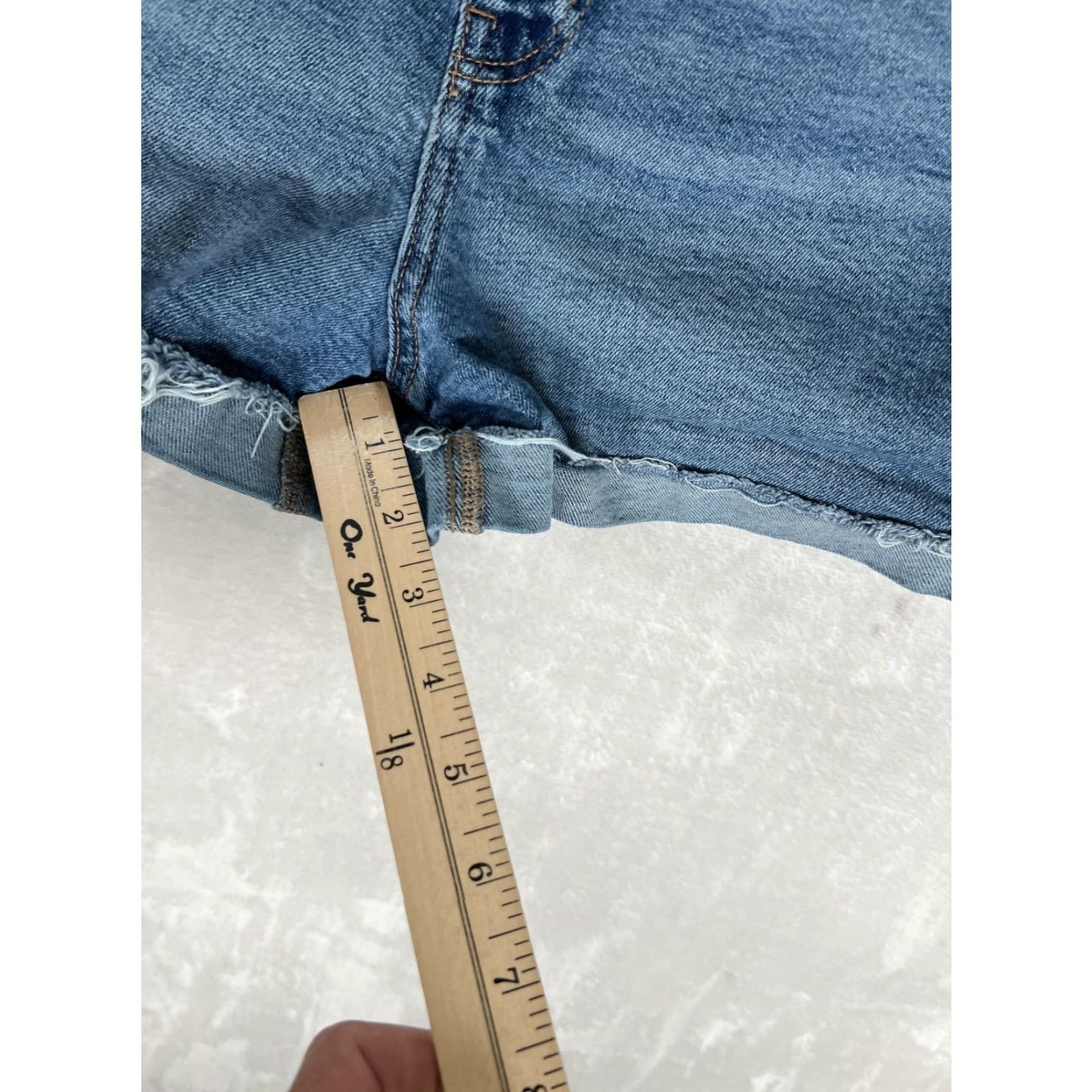 American Eagle Outfitters American Eagle Shorts Womens 4 Blue Mom Short High Rise Cuffed Denim Stretch Size 27" / US 4 / IT 40 - 2 Thumbnail