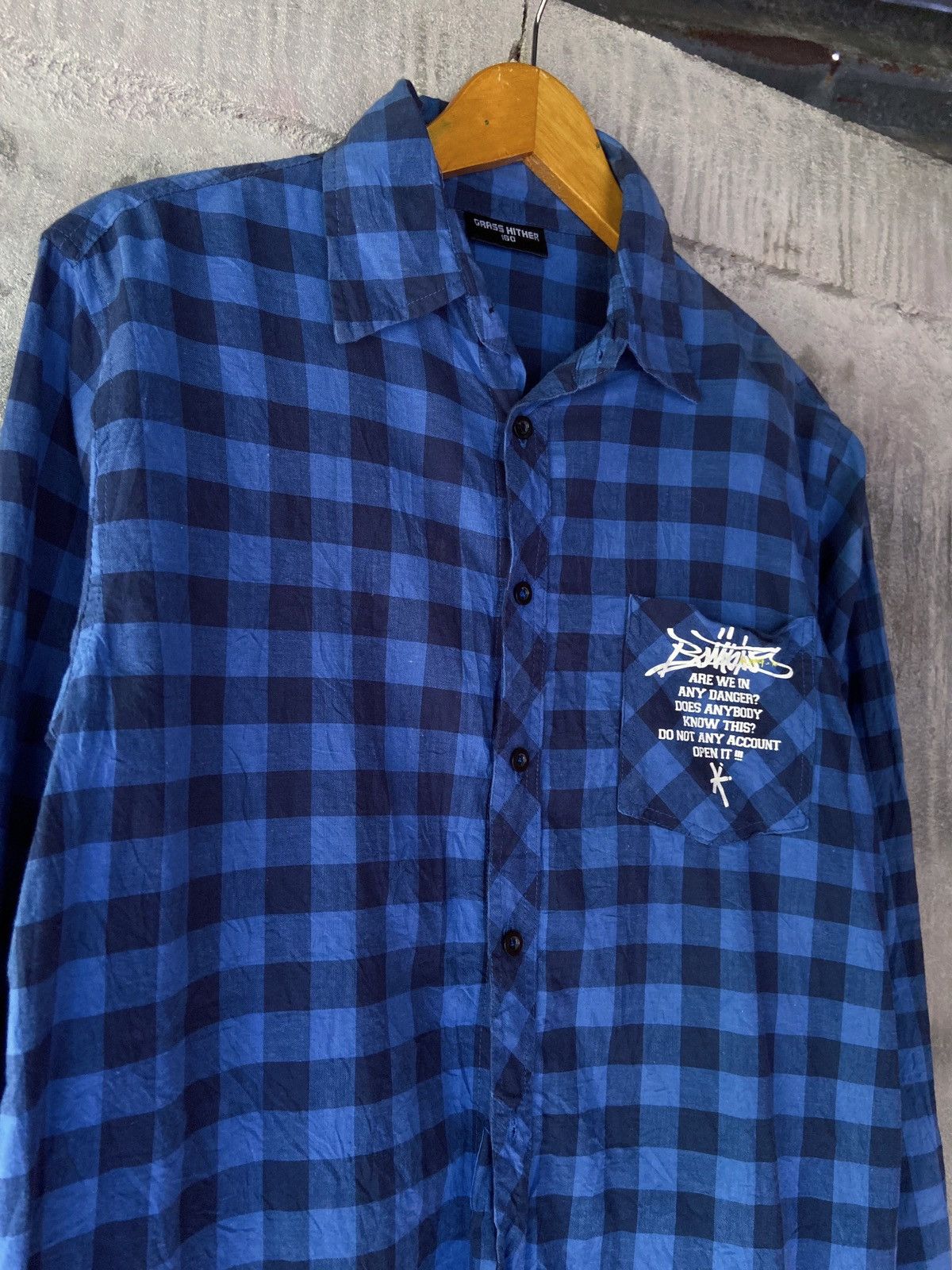 If Six Was Nine ARE WE IN ANY DANGER? DOES ANYBODY KNOW THIS? BUTTON SHIRT Size US M / EU 48-50 / 2 - 5 Thumbnail