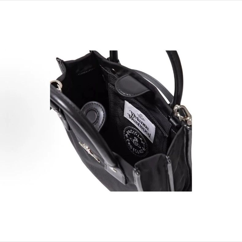 Vivienne Westwood Vivienne Westwood size os The piano book is in a tote bag Size ONE SIZE - 9 Thumbnail