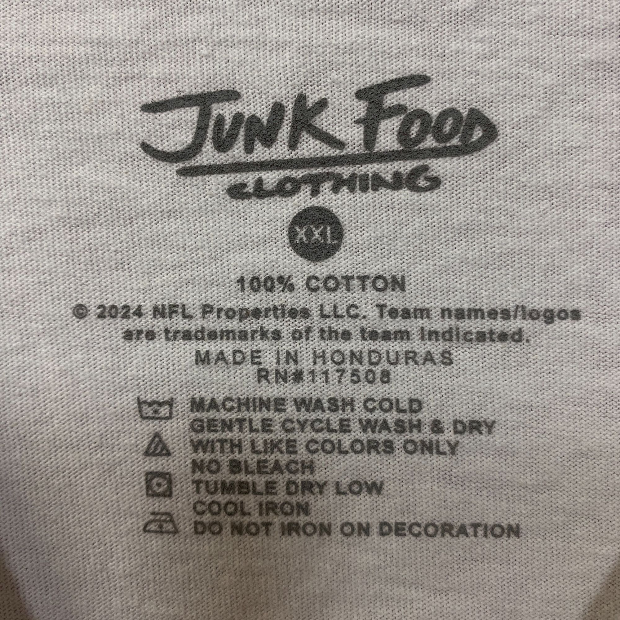 Junk Food Junk Food NFL Miami Dolphins Throwback Helmet Logo T- Shirt Size US XXL / EU 58 / 5 - 4 Thumbnail