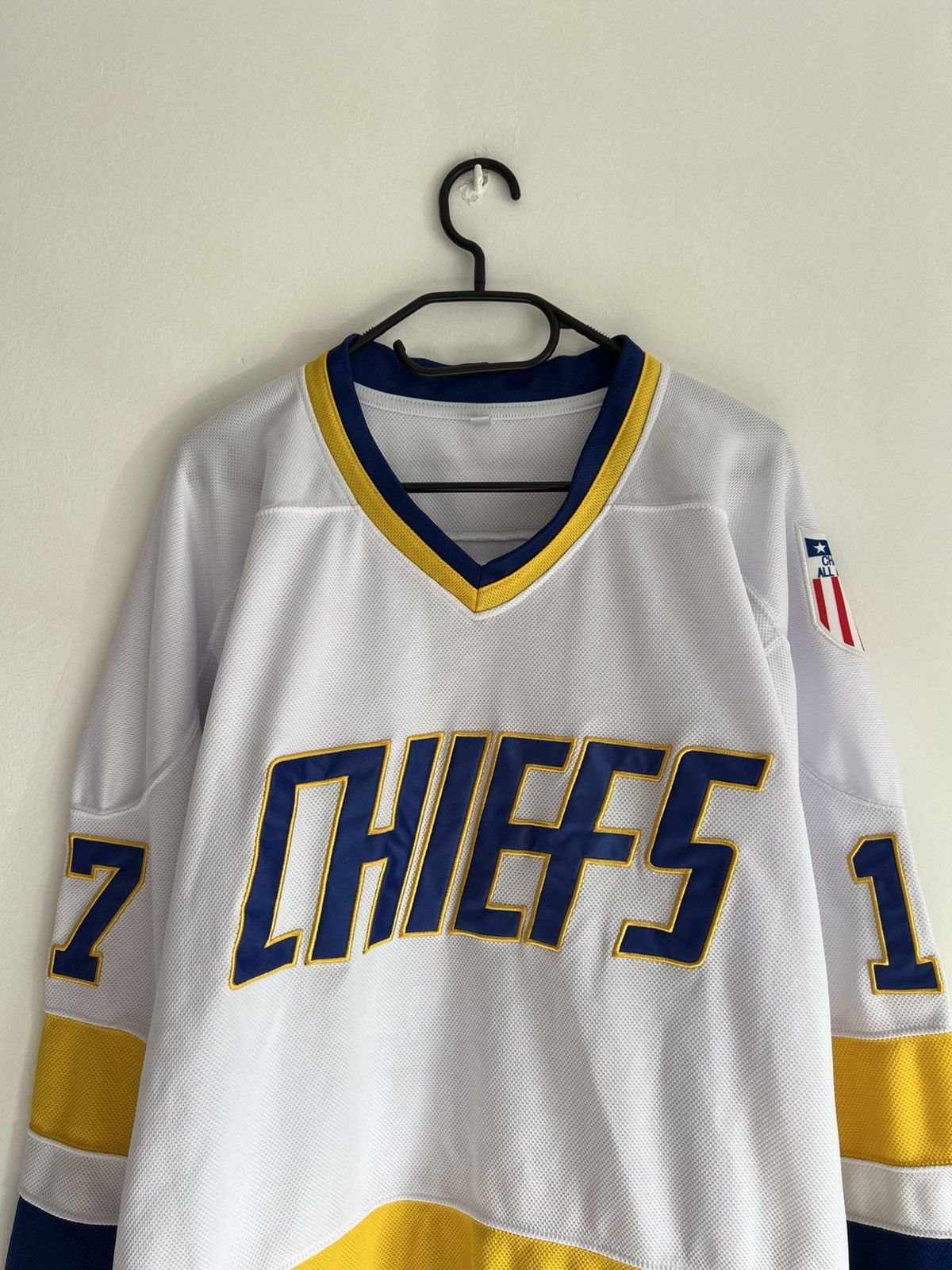 NHL Vintage Charlestown Chiefs Hanson Hockey Jersey Size US L / EU 52-54 / 3 - 7 Thumbnail