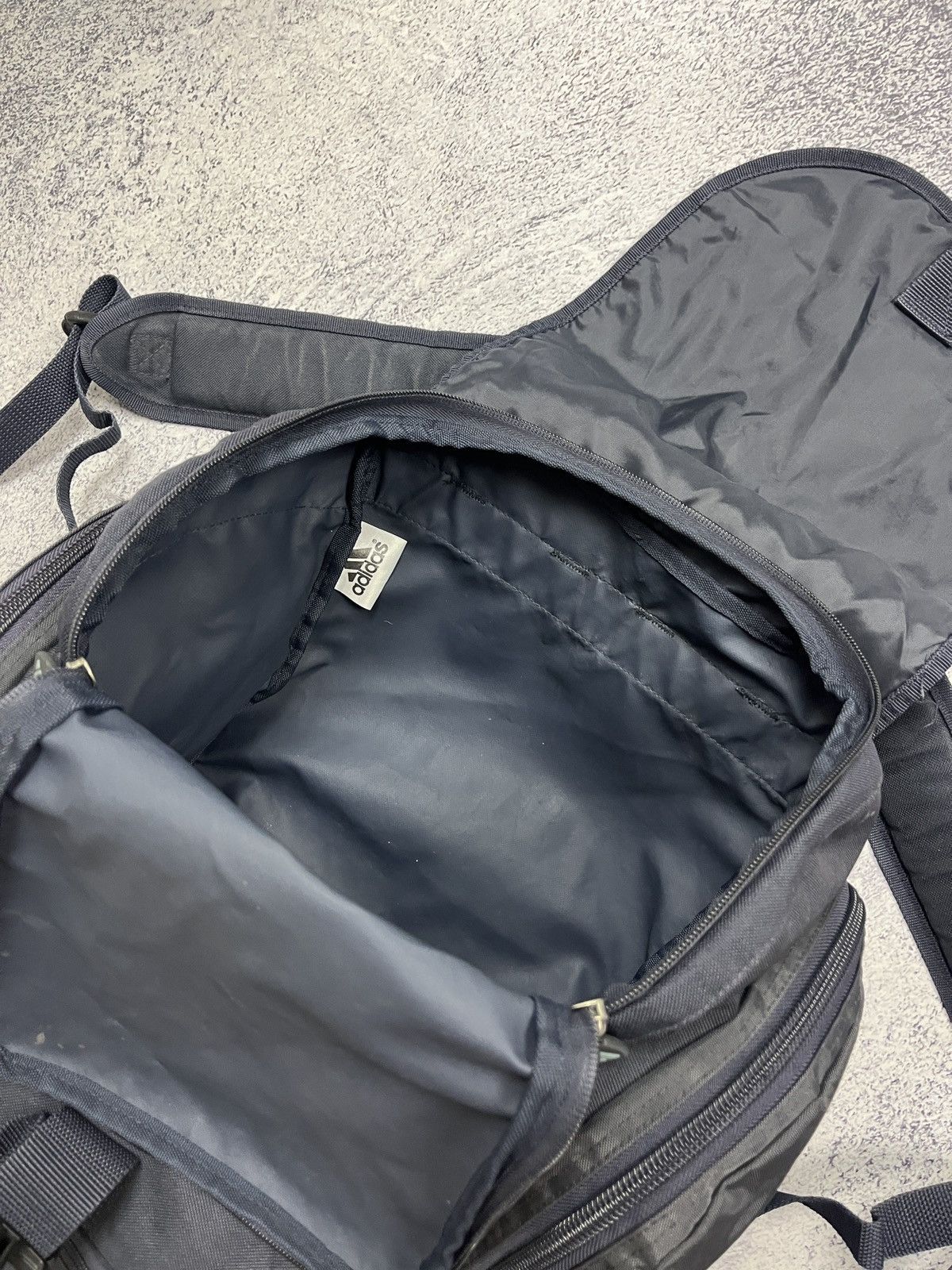 Adidas Vintage Adidas 00’s Y2K Logo Backpack Streetwear Hype Rare Size ONE SIZE - 7 Thumbnail