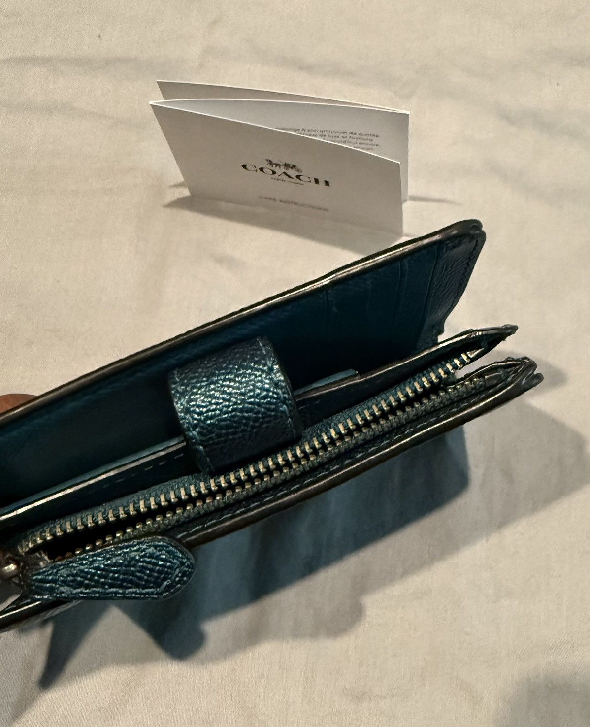 COACH Corner Zip Wallet AUTHENTIC