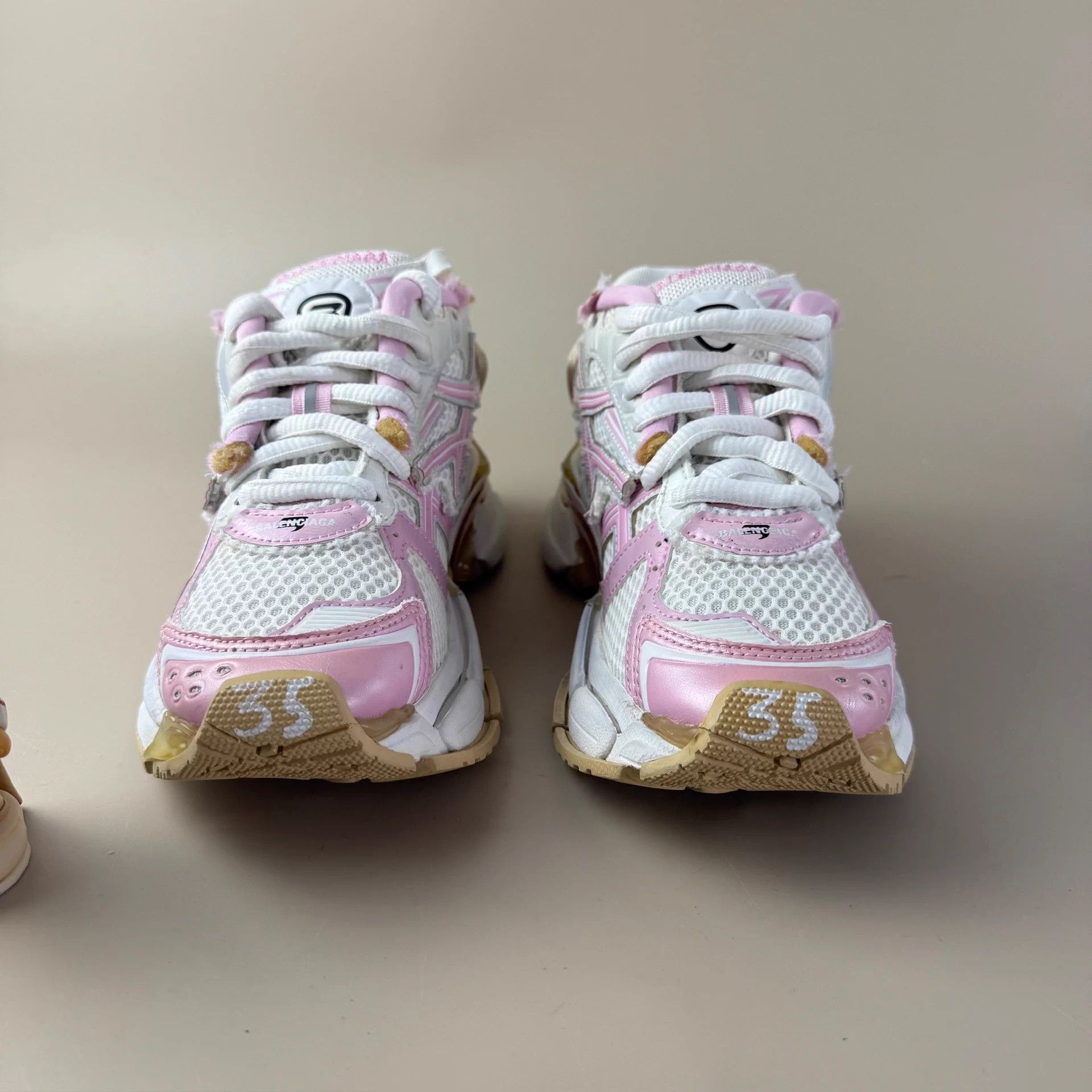 Balenciaga Balenciaga White Pink Runner Sneakers 35 99% New Size US 4 / IT 34 - 2 Thumbnail