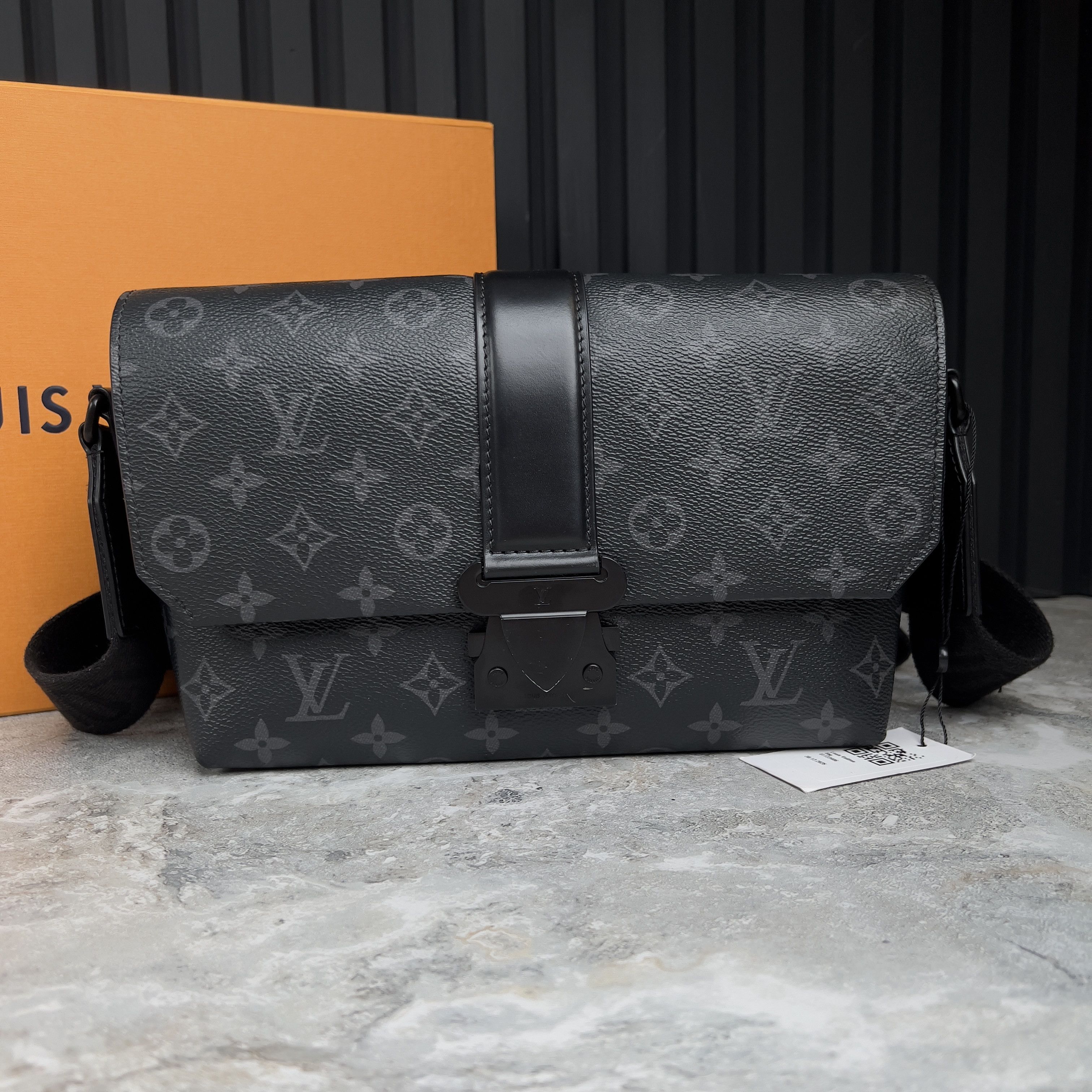 Louis Vuitton Louis Vuitton S-Cape Messenger Shoulder Bag Monogram Eclipse Size ONE SIZE - 1 Thumbnail