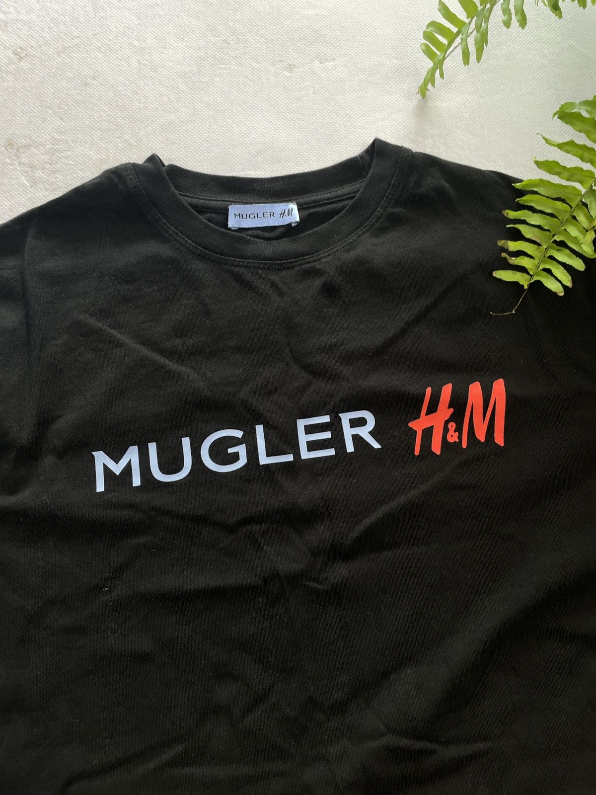 Mugler Mugler H&M T-Shirt Spellout Big Logo Size US M / EU 48-50 / 2 - 4 Thumbnail