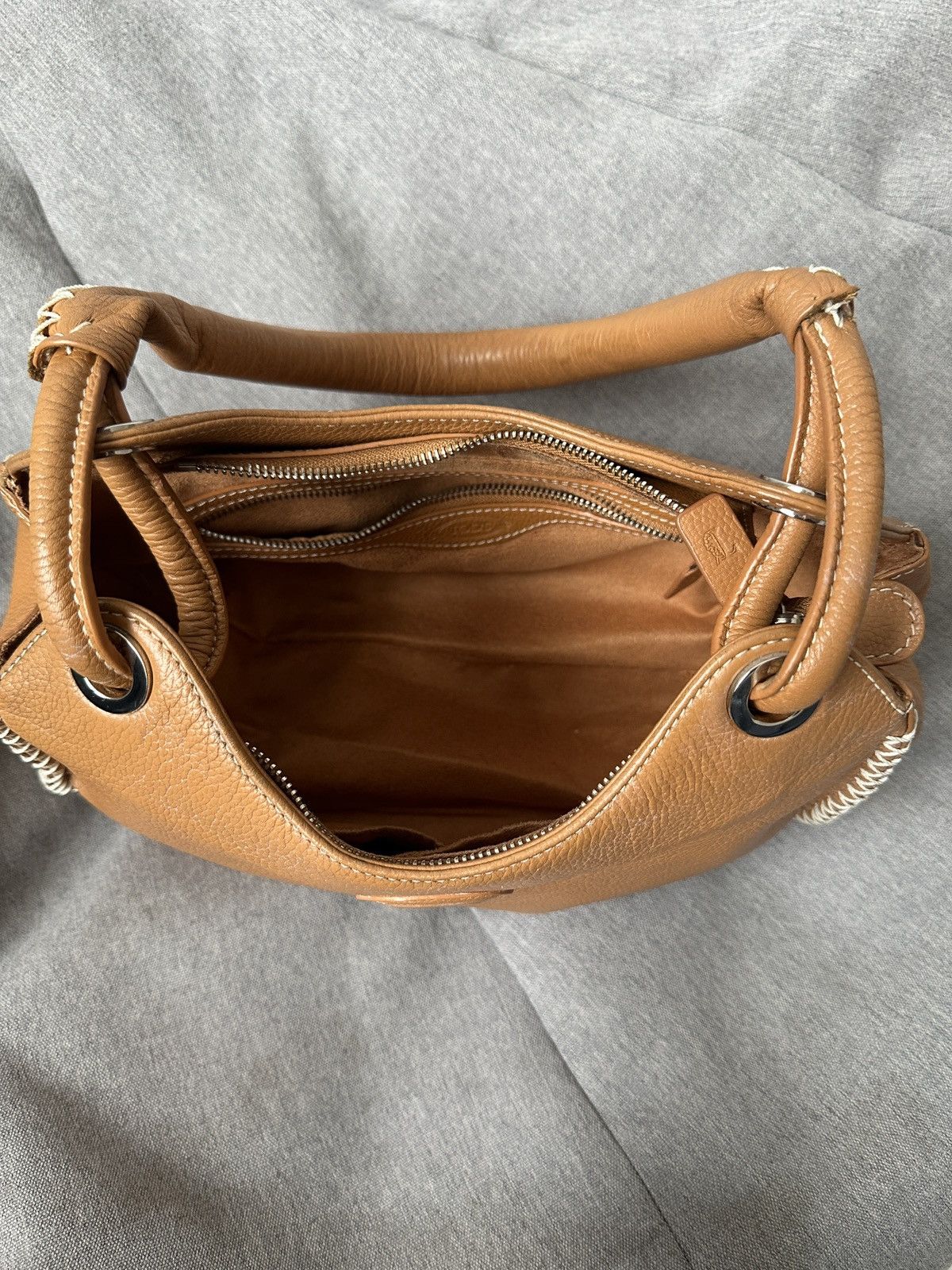 Tod's TOD’S Tan Leather Handbag Classic Designer Purse Size ONE SIZE - 7 Thumbnail