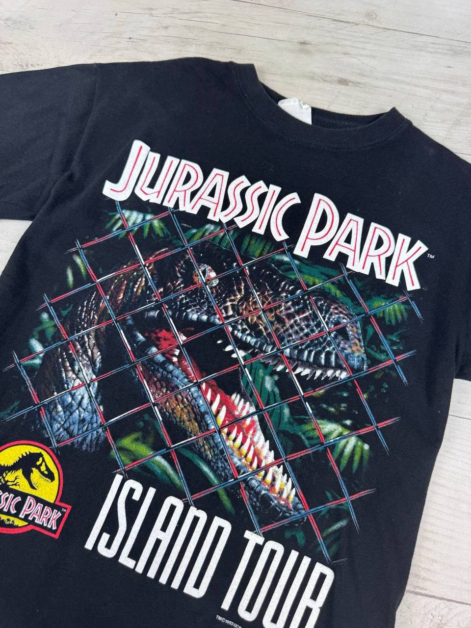 Vintage Vintage 1993 Jurassic Park Island Tour T-Shirt Size US S / EU 44-46 / 1 - 6 Thumbnail
