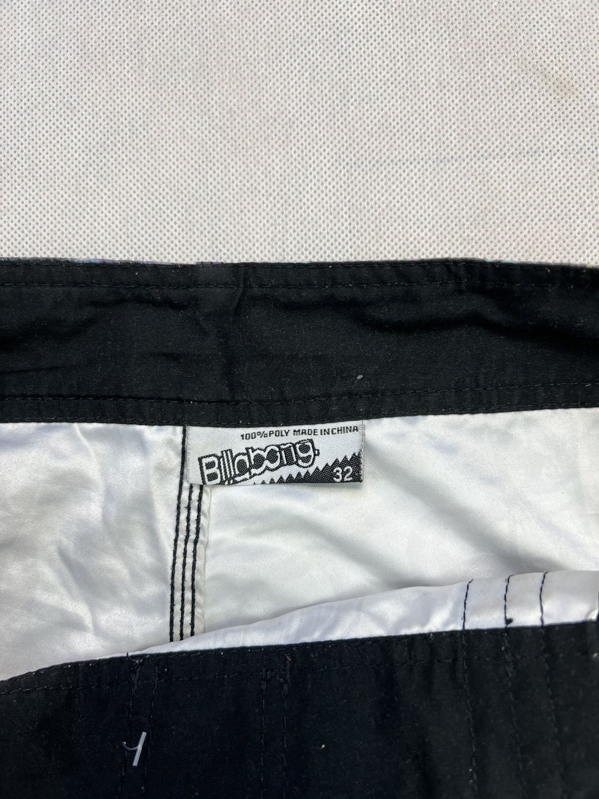 Billabong Shorts Billabong Skulls Print Pocket Size US 32 / EU 48 - 4 Thumbnail