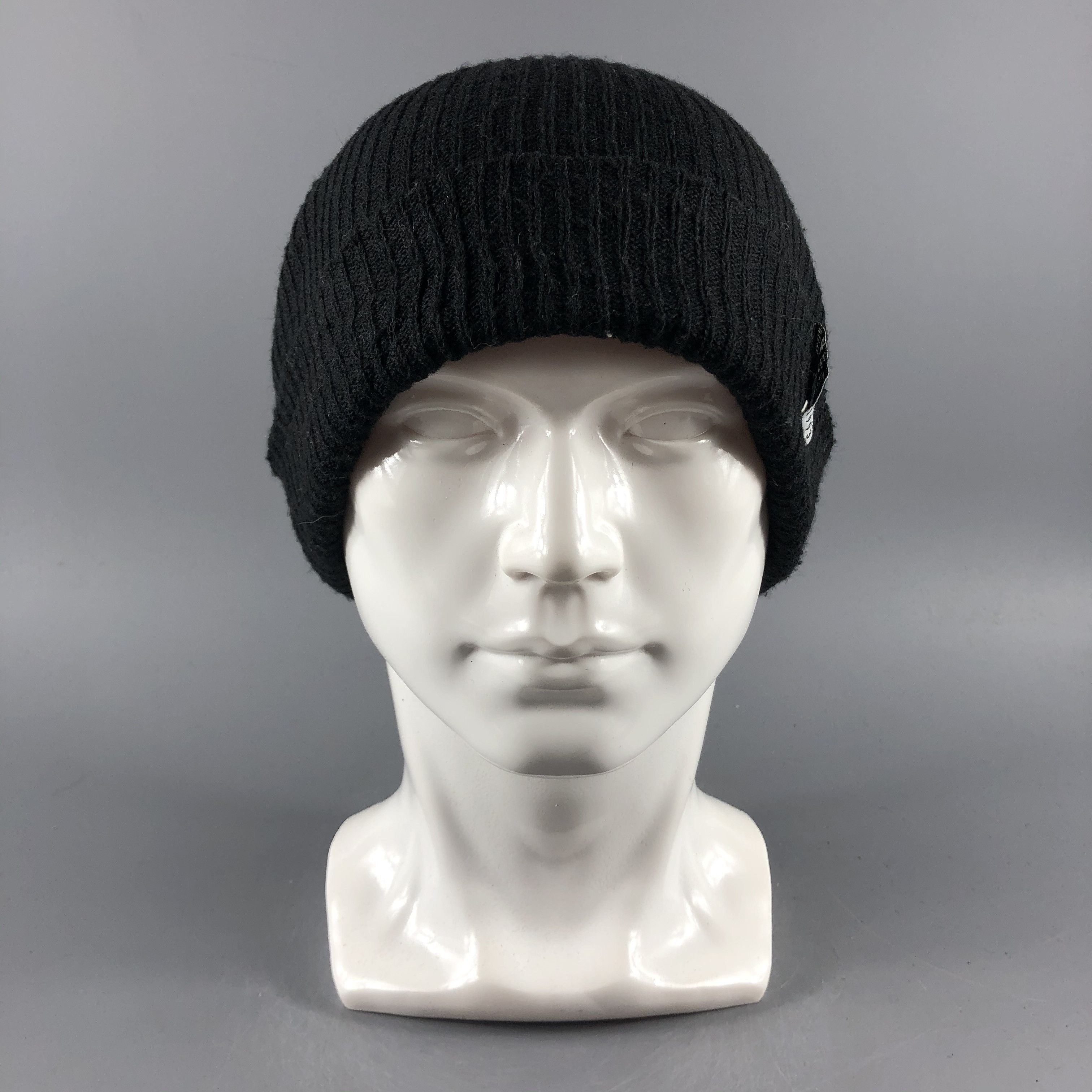 image of Vintage Beanie Snow Hat Snow Cap B1352, Men's