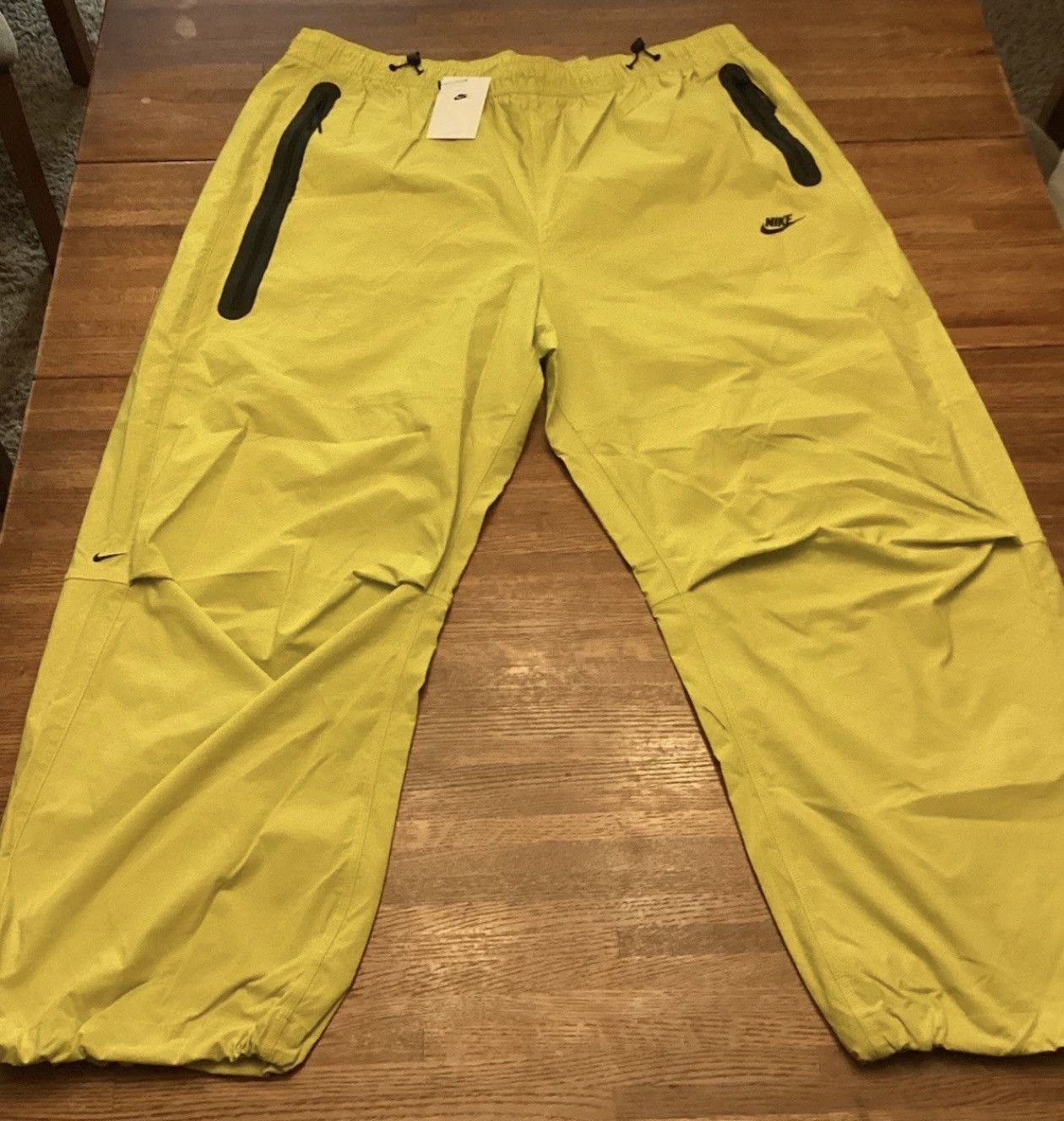 Nike NWT's Nike Air-Tech Pack Woven Oversized Pants Yellow Size US 44 / EU 60 - 6 Thumbnail