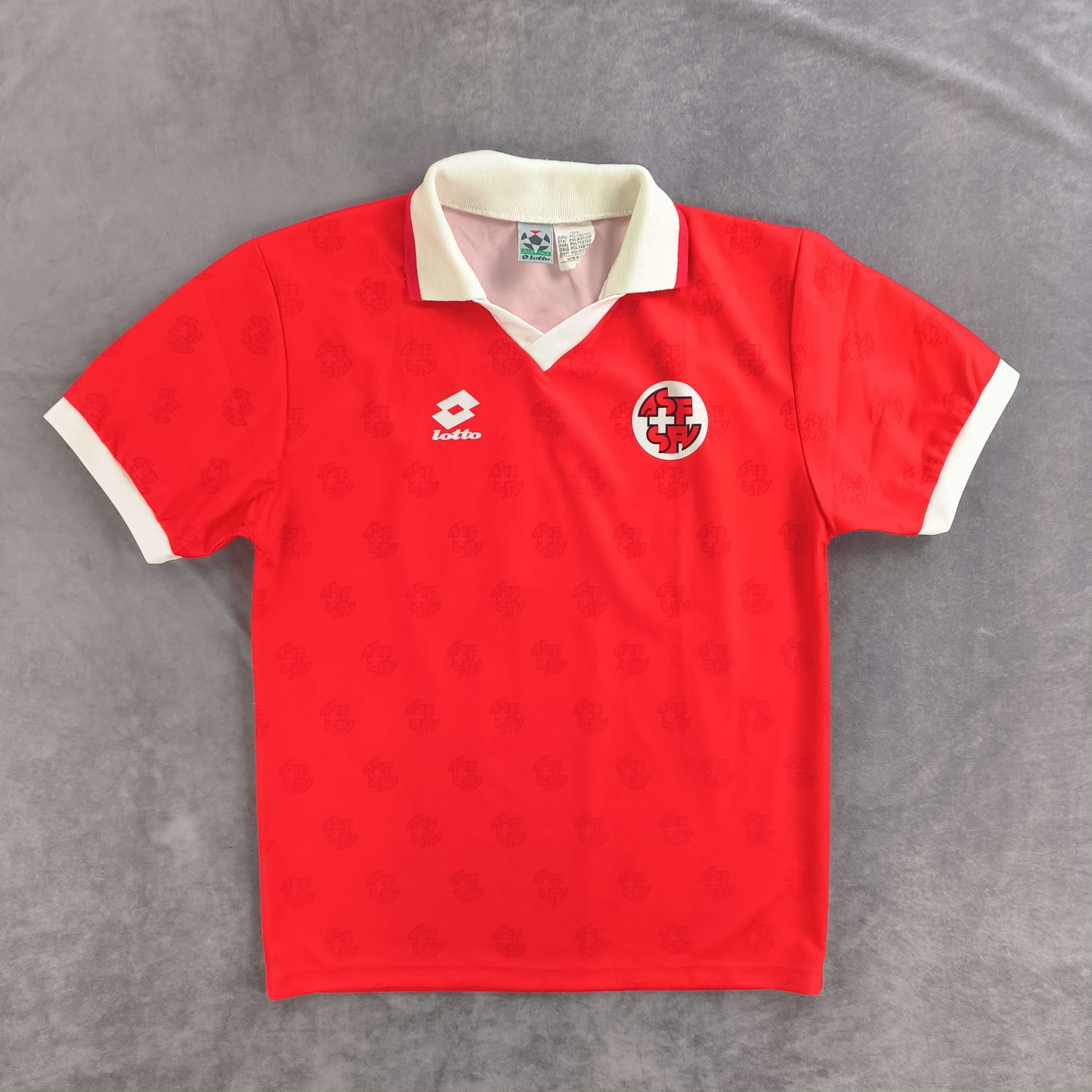 Lotto Sport SIGNED Switzerland 94-96 Lotto home #4 football jersey sz L Size US L / EU 52-54 / 3 - 1 Thumbnail