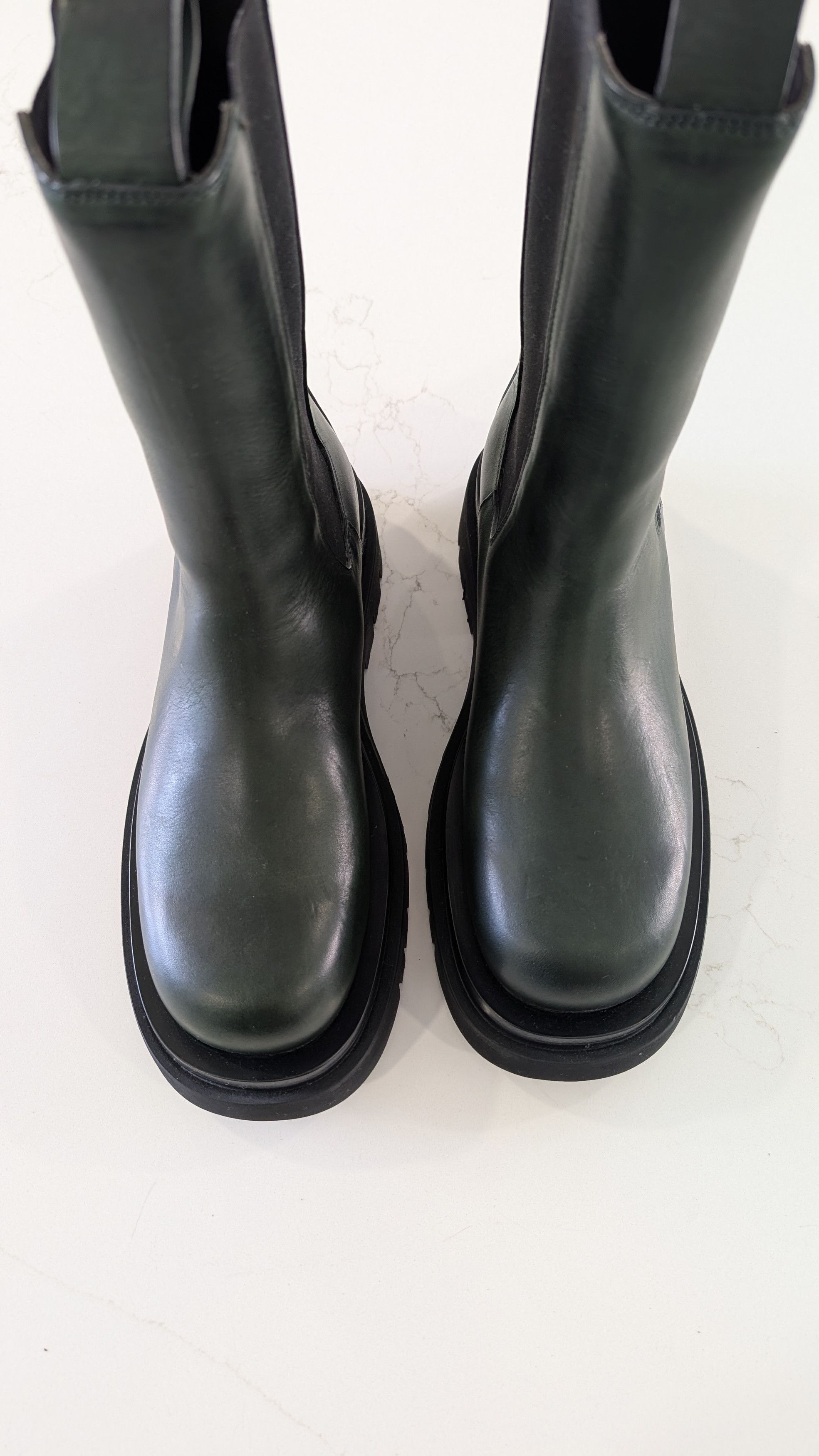 Bottega Veneta Bottega Veneta Lug Black Leather Chelsea Boots IT 37.5 Size US 7.5 / IT 37.5 - 14 Thumbnail